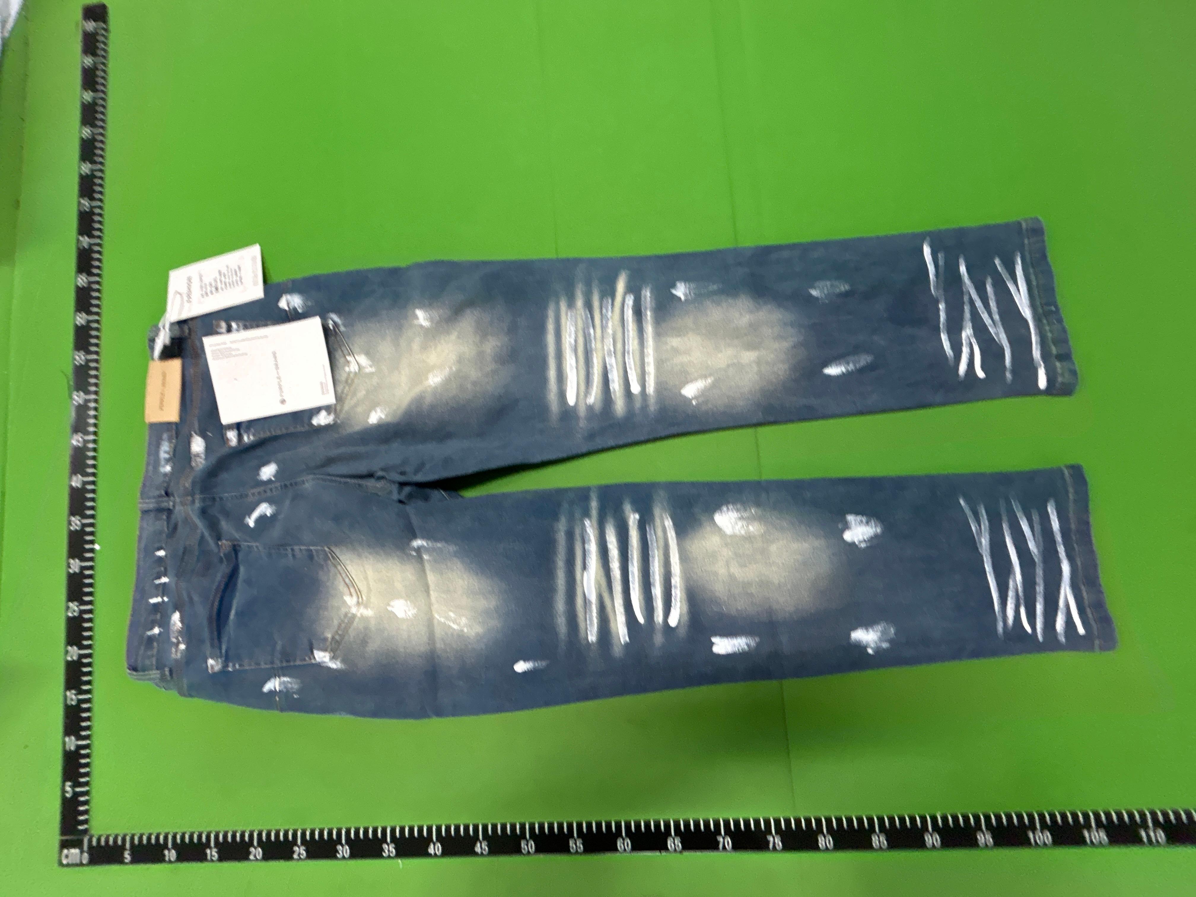 Foto QC 4 de Amiri Jeans IRI Logo Patch Distressed Slim Black