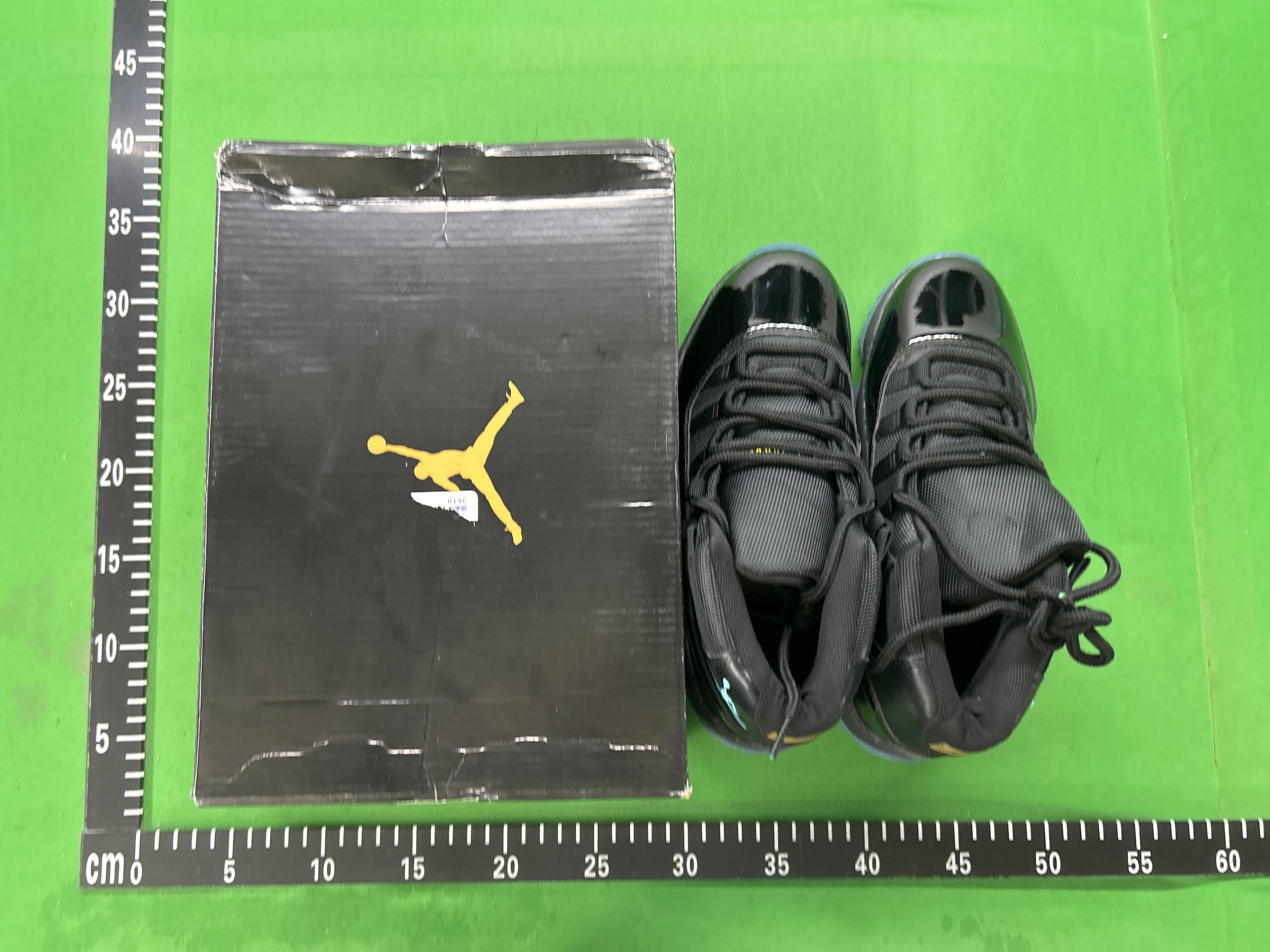 Foto QC 7 de Jordan 11 Retro Cap and Gown 378037-005