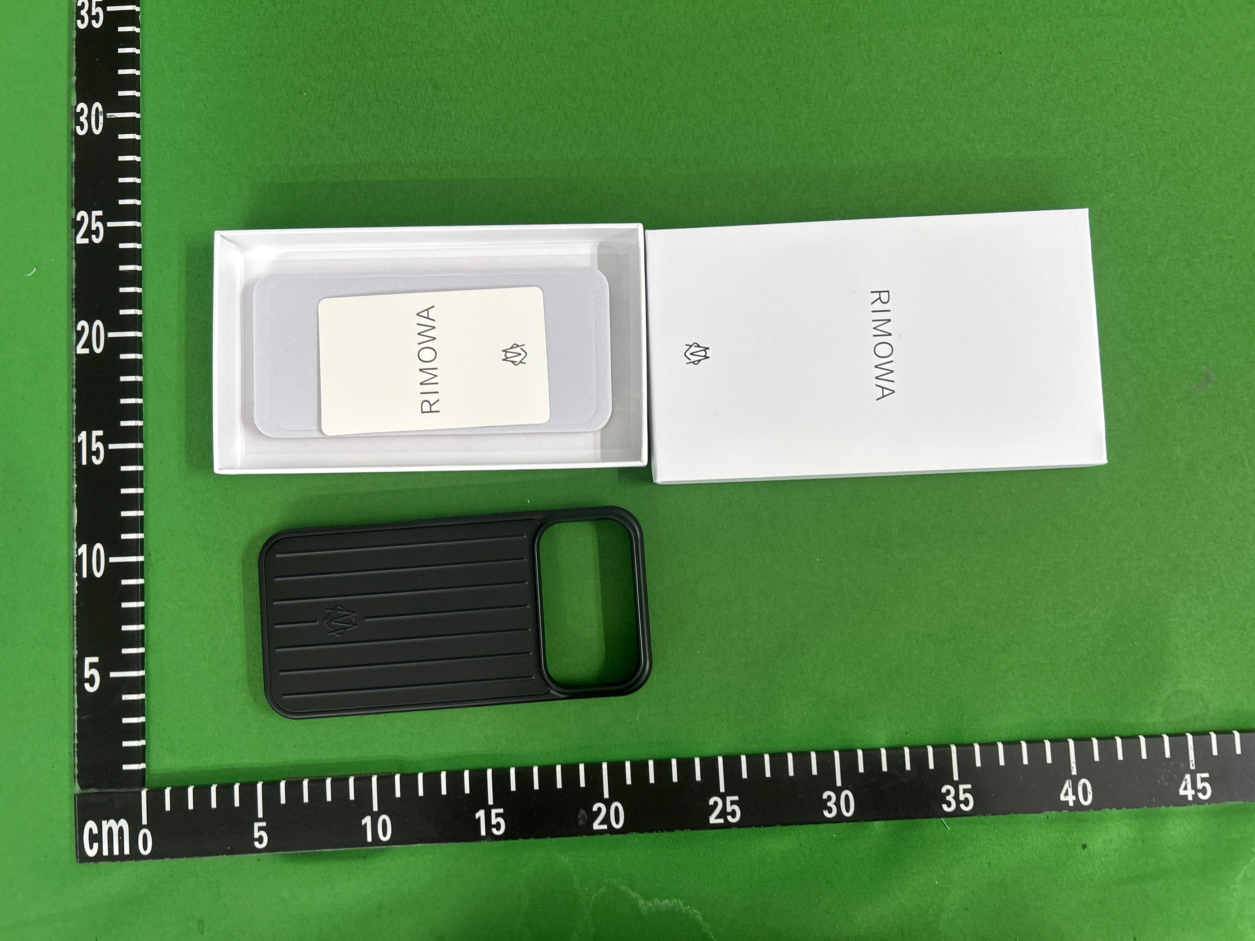 Foto QC 1 de Rimowa Aluminum Case for iPhone 16 Pro Max Rose Gold
