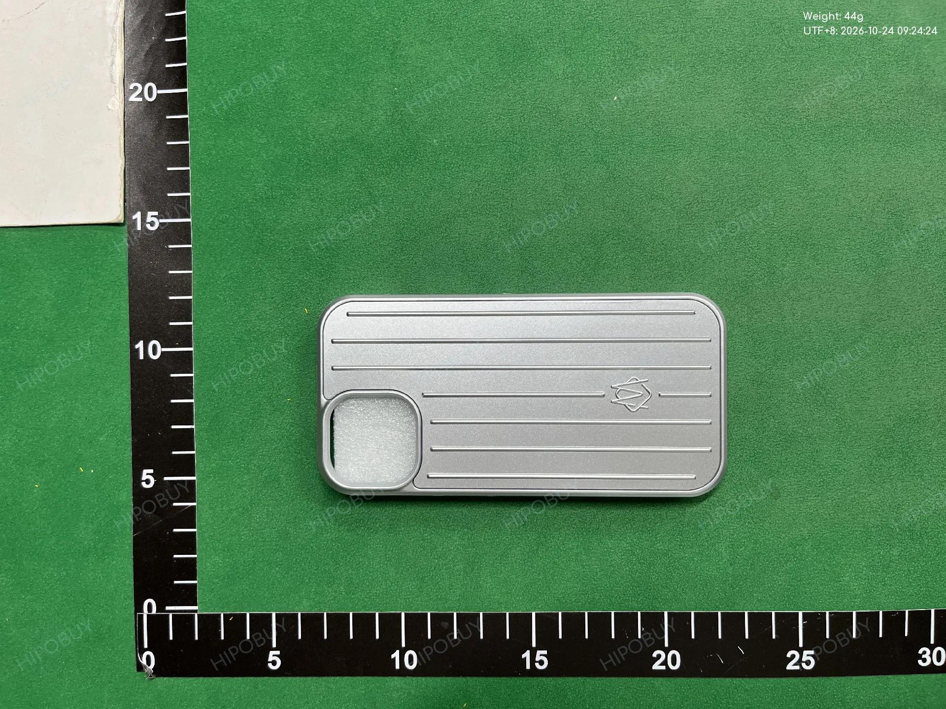 Foto QC 7 de Luggage Aluminum Case for iPhone 17 Pro Max Silver