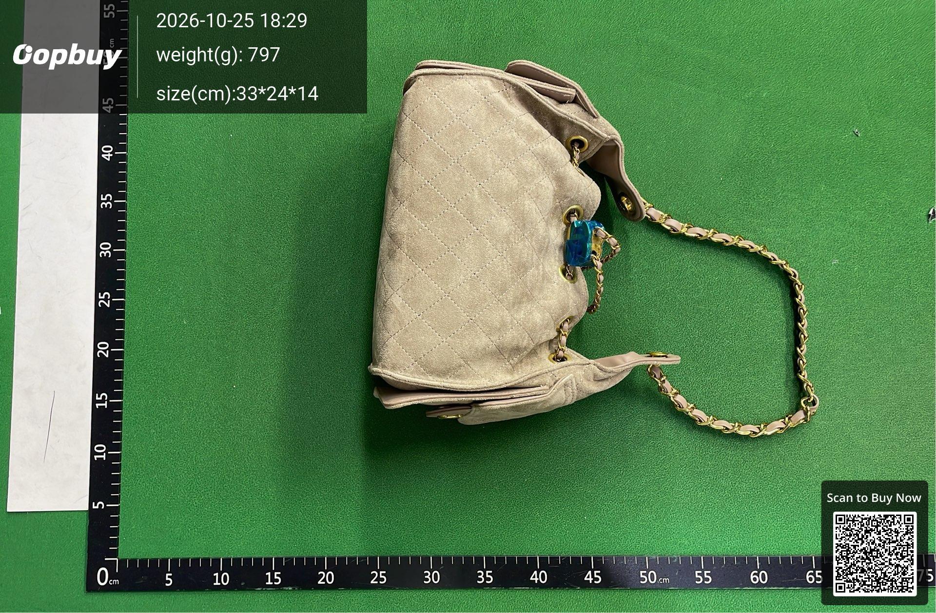 Foto QC 8 de Chanel Quilted Chain Bucket Bag Black Suede