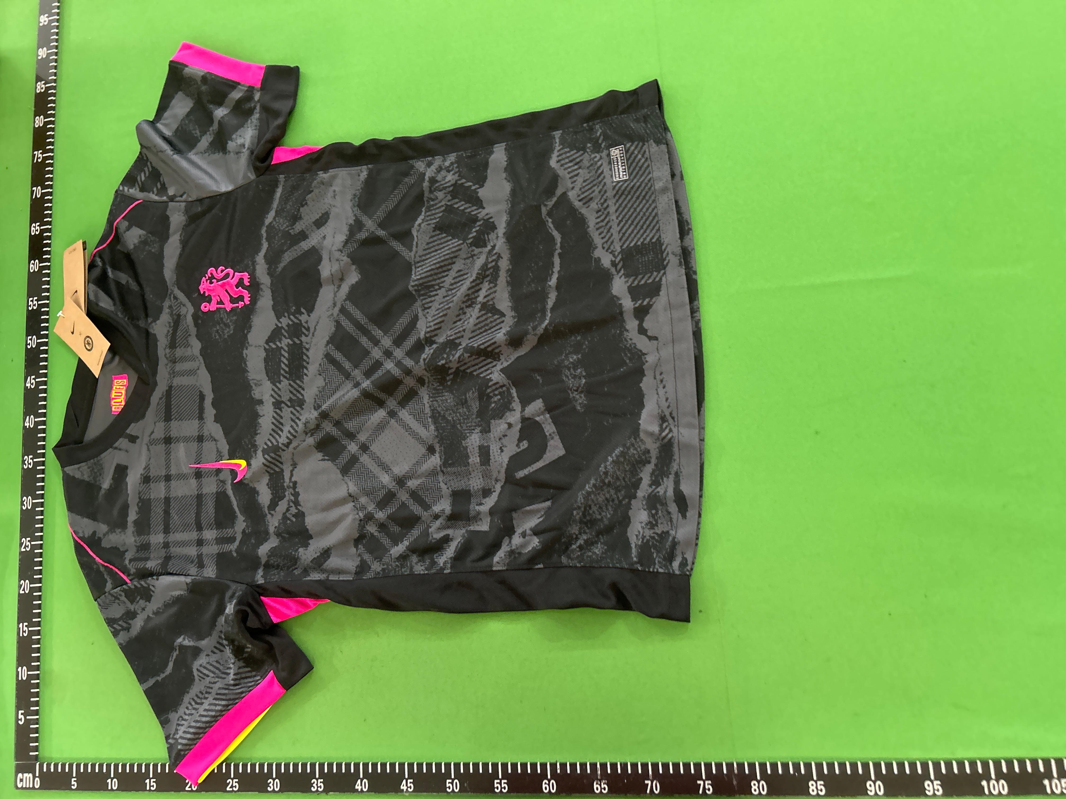Foto QC 3 de Adidas x Real Madrid 2025/26 Special Edition Dragon Jersey Pink