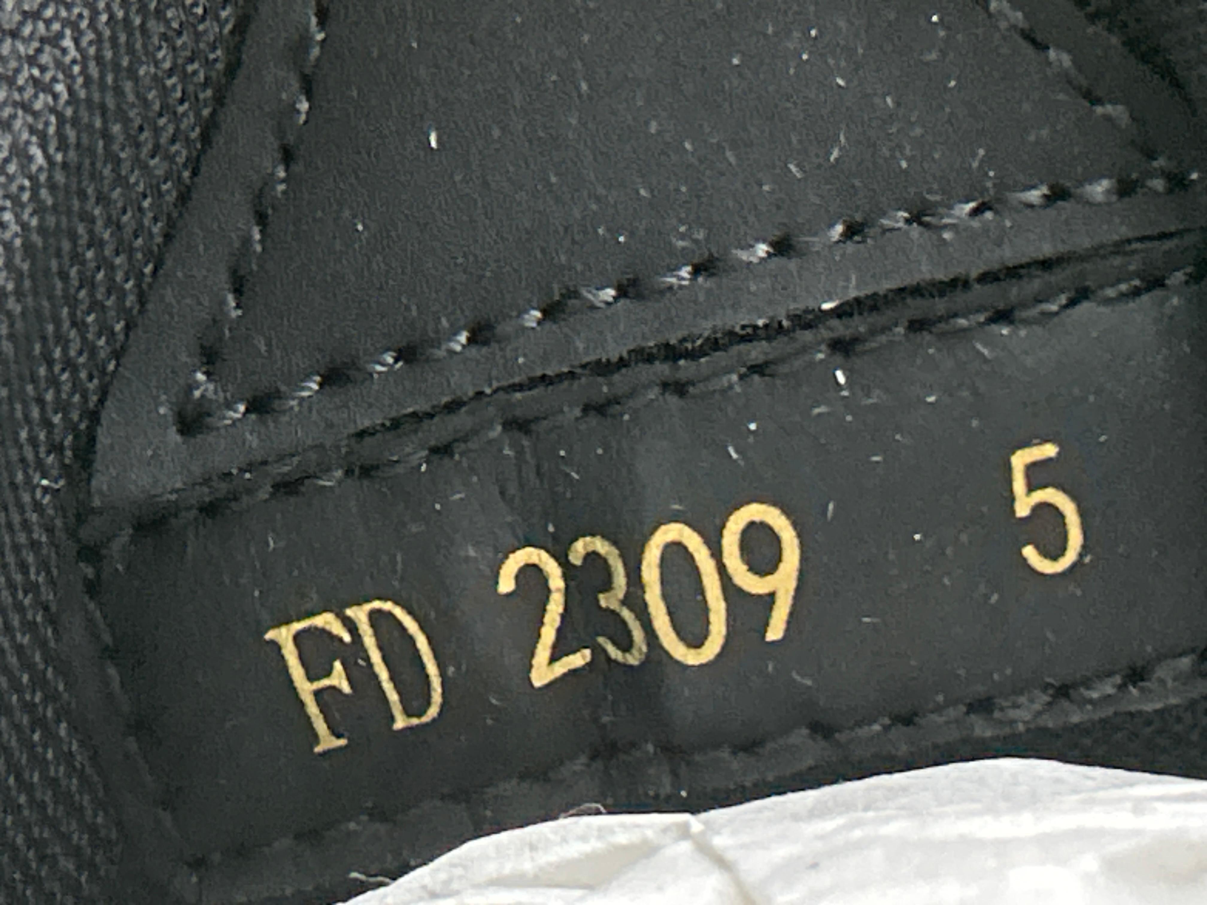 Foto QC 7 de Louis Vuitton LV Skate Low Black Swarovski Monogram 1ABMHV