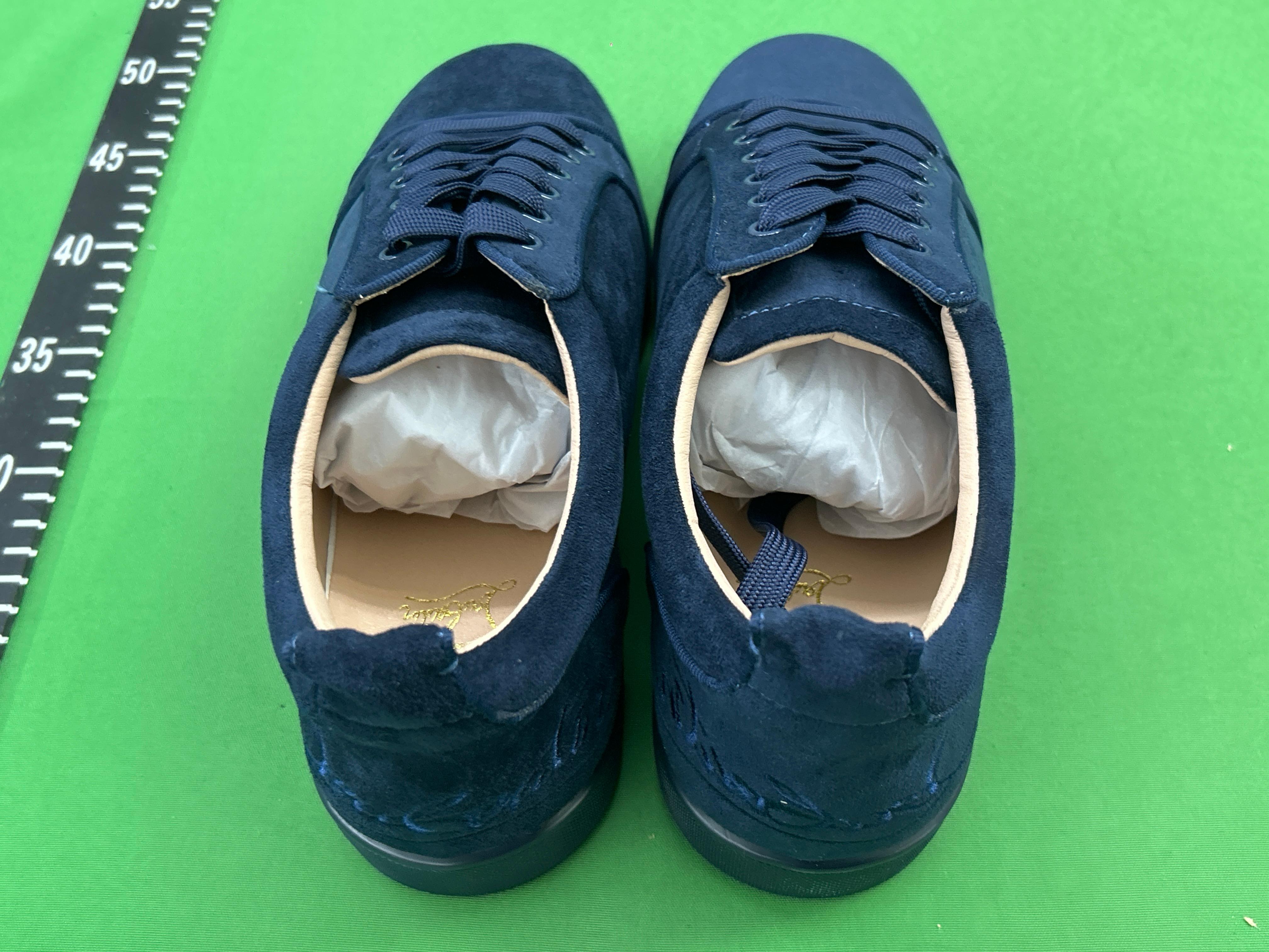 Foto QC 3 de Christian Louboutin Louis Junior Suede Sneakers Navy Blue