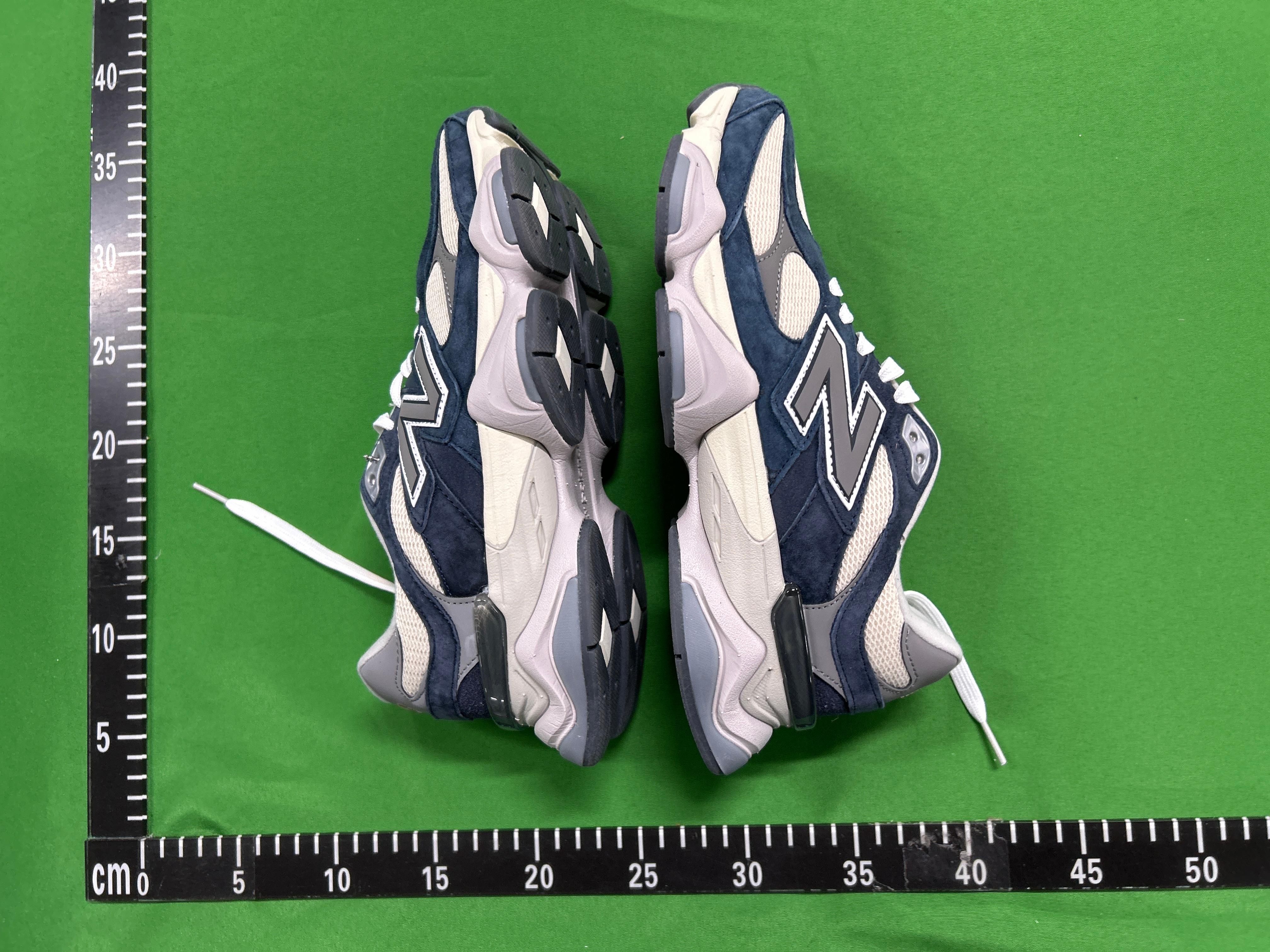 Foto QC 5 de New Balance 9060 Bricks & Wood Nothing Changed but the Address U9060BW1