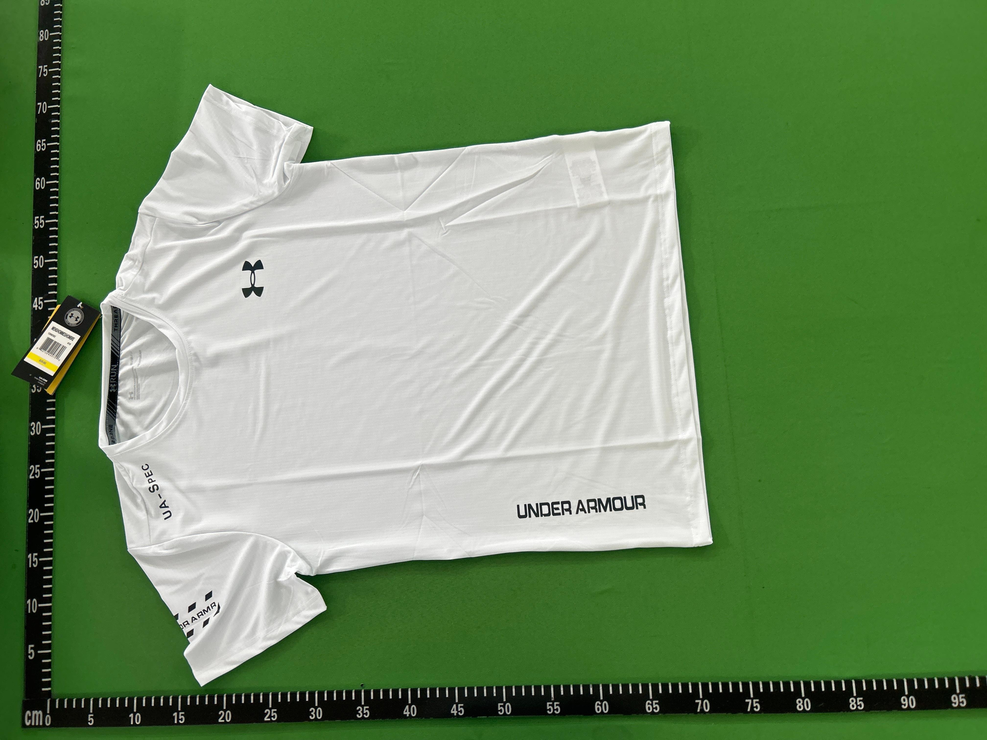 Foto QC 7 de Under Armour T-shirt Chest Logo Grey