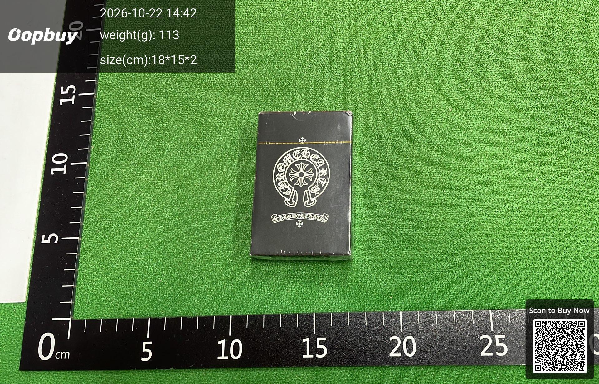 Foto QC 3 de KAWS Companion Seeing/Watching Playing Cards Deck