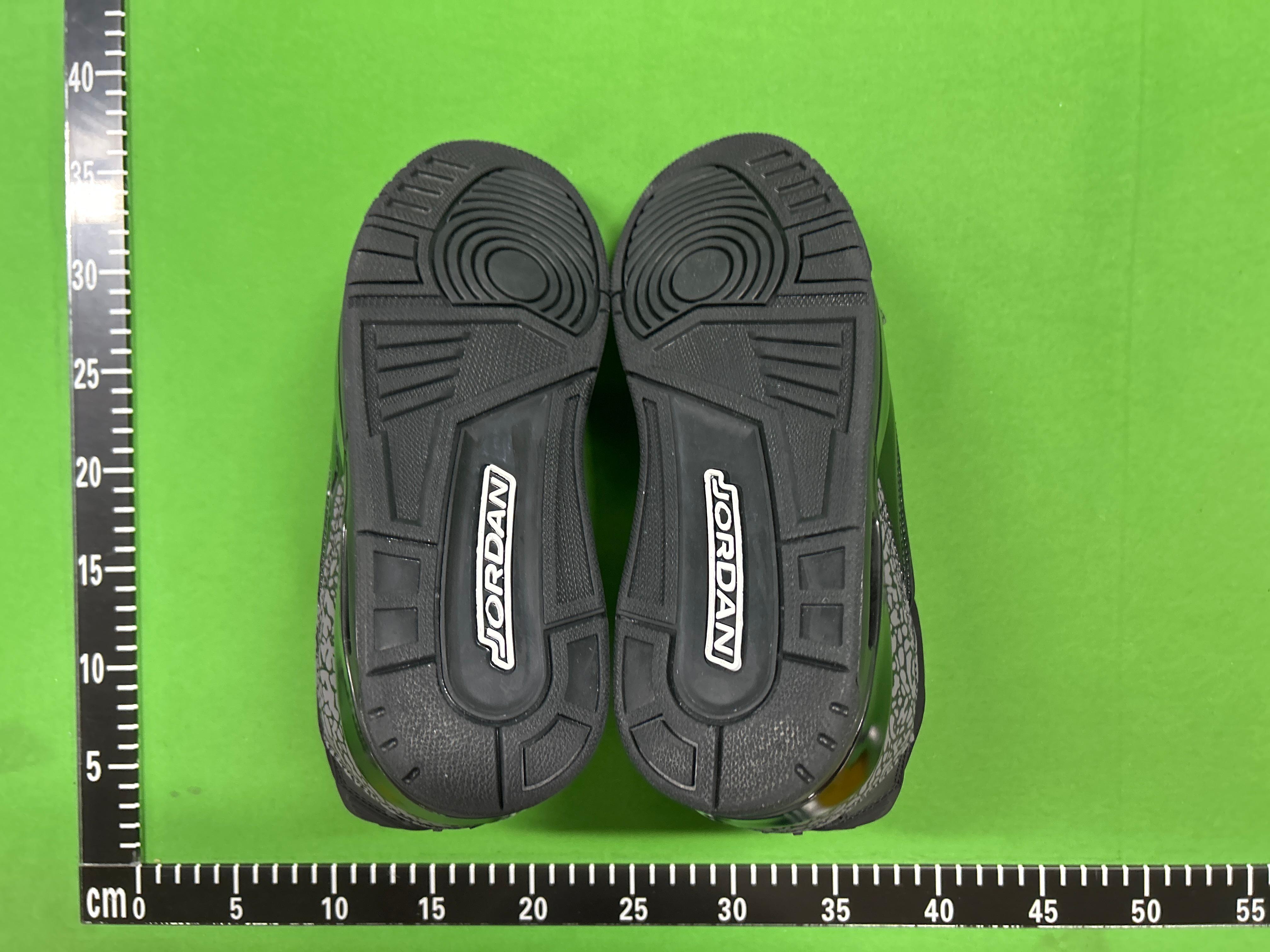 Foto QC 5 de Jordan 3 Retro Black Cat 136064-002