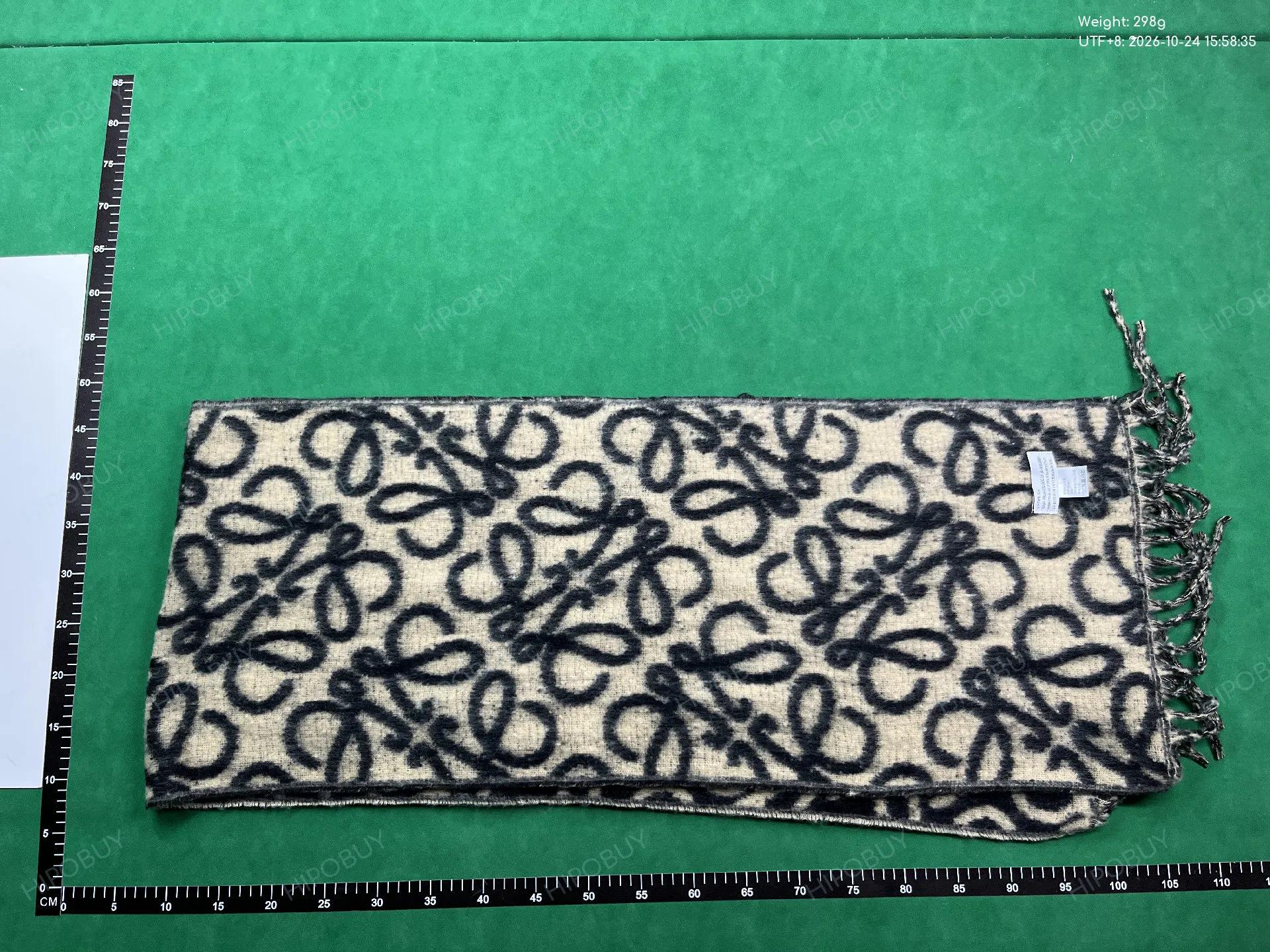 Foto QC 1 de Loewe Anagram Scarf Mohair Beige