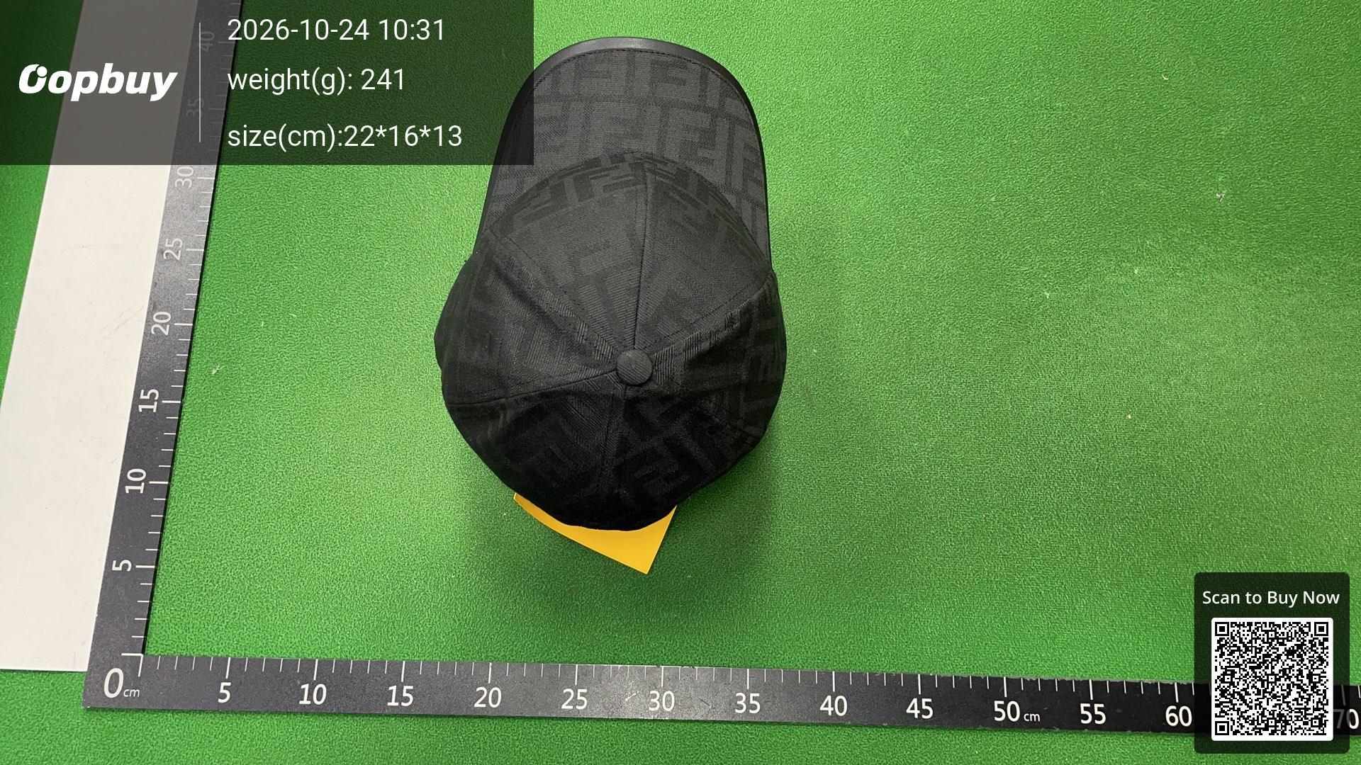 Foto QC 7 de Fendi FF Zucca Cap Brown