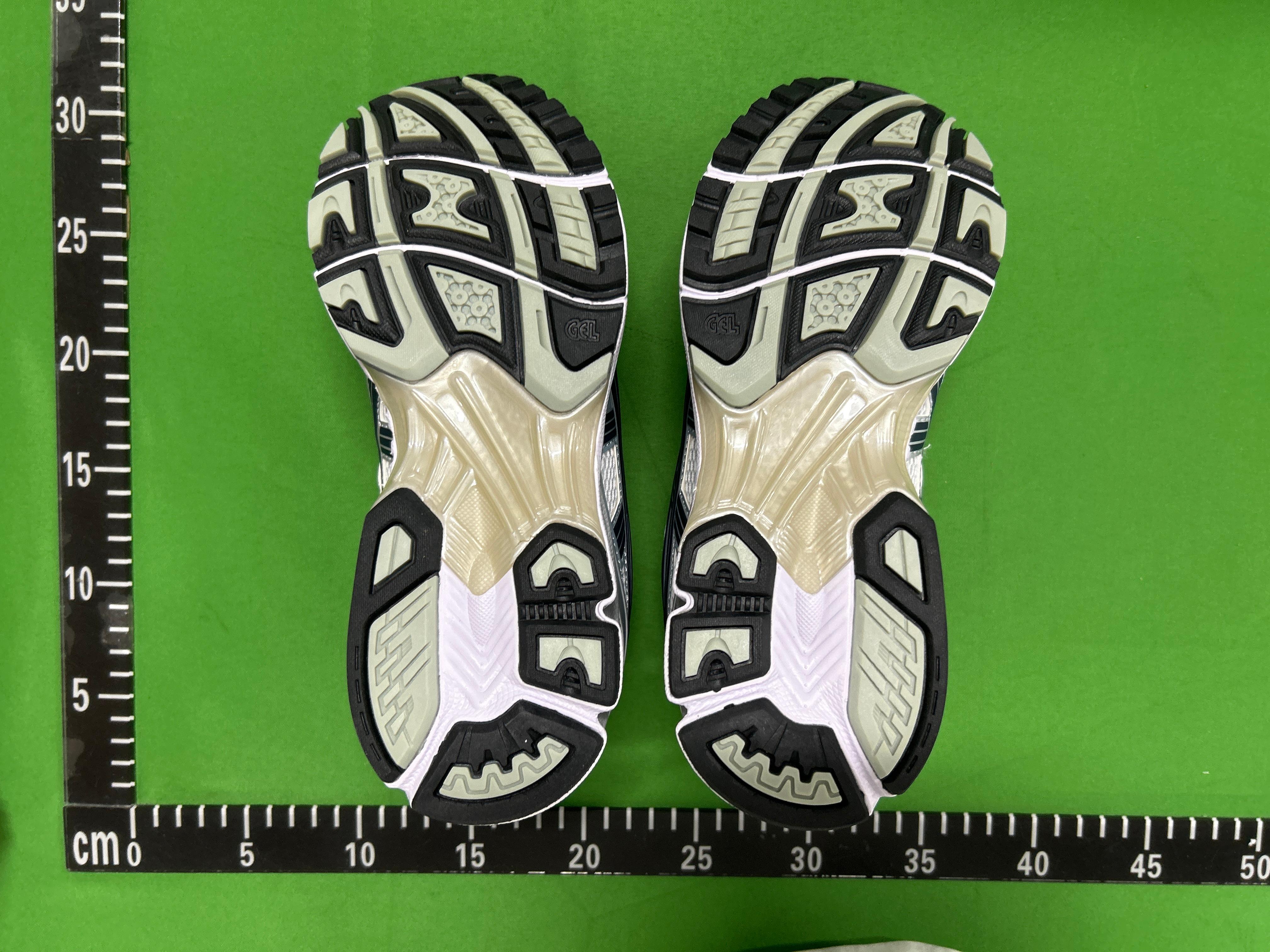Foto QC 7 de Asics GEL-Kayano 14 Cream Black 1201A019-108