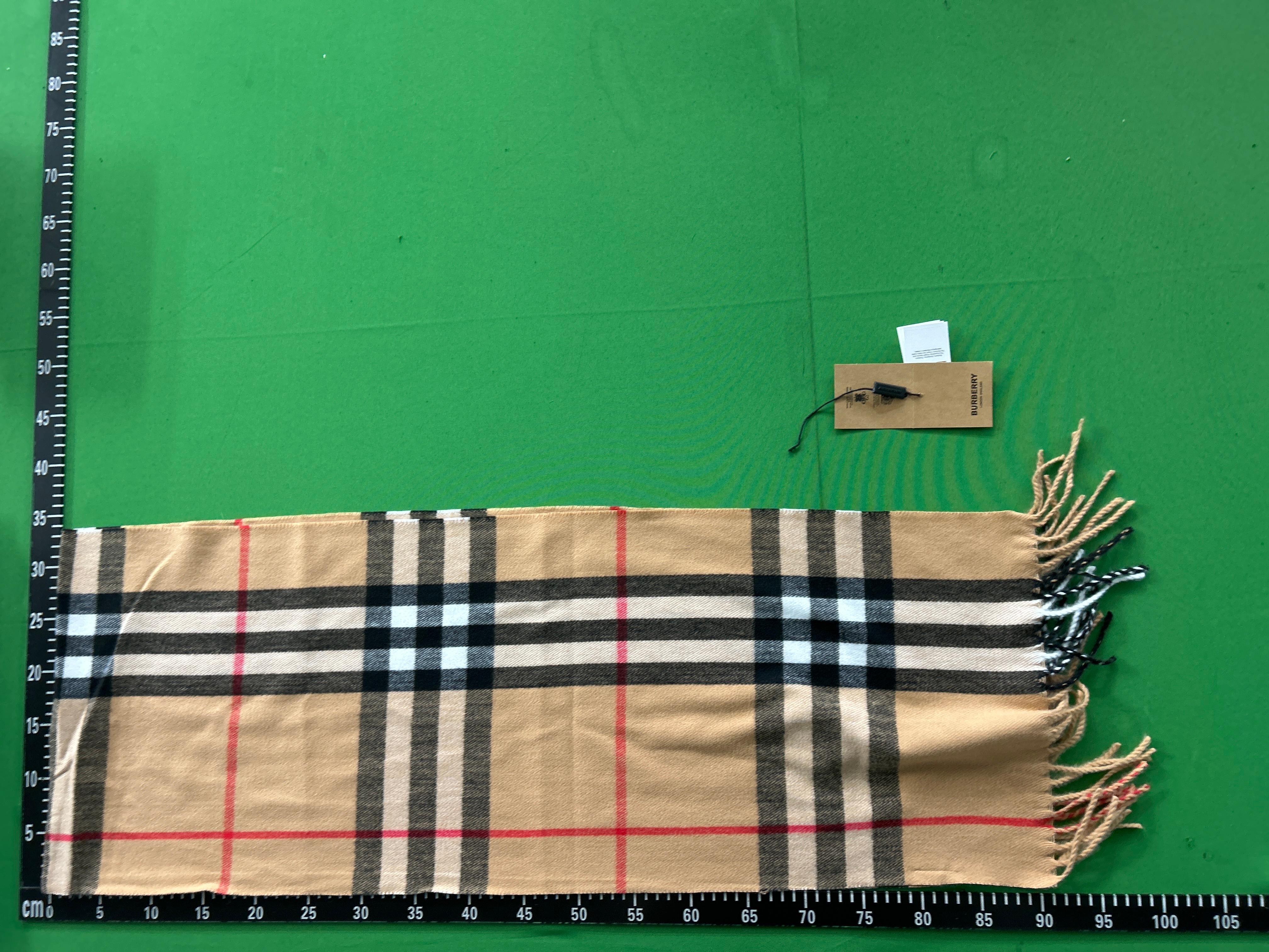 Foto QC 6 de Burberry Scarf Check Light Blue