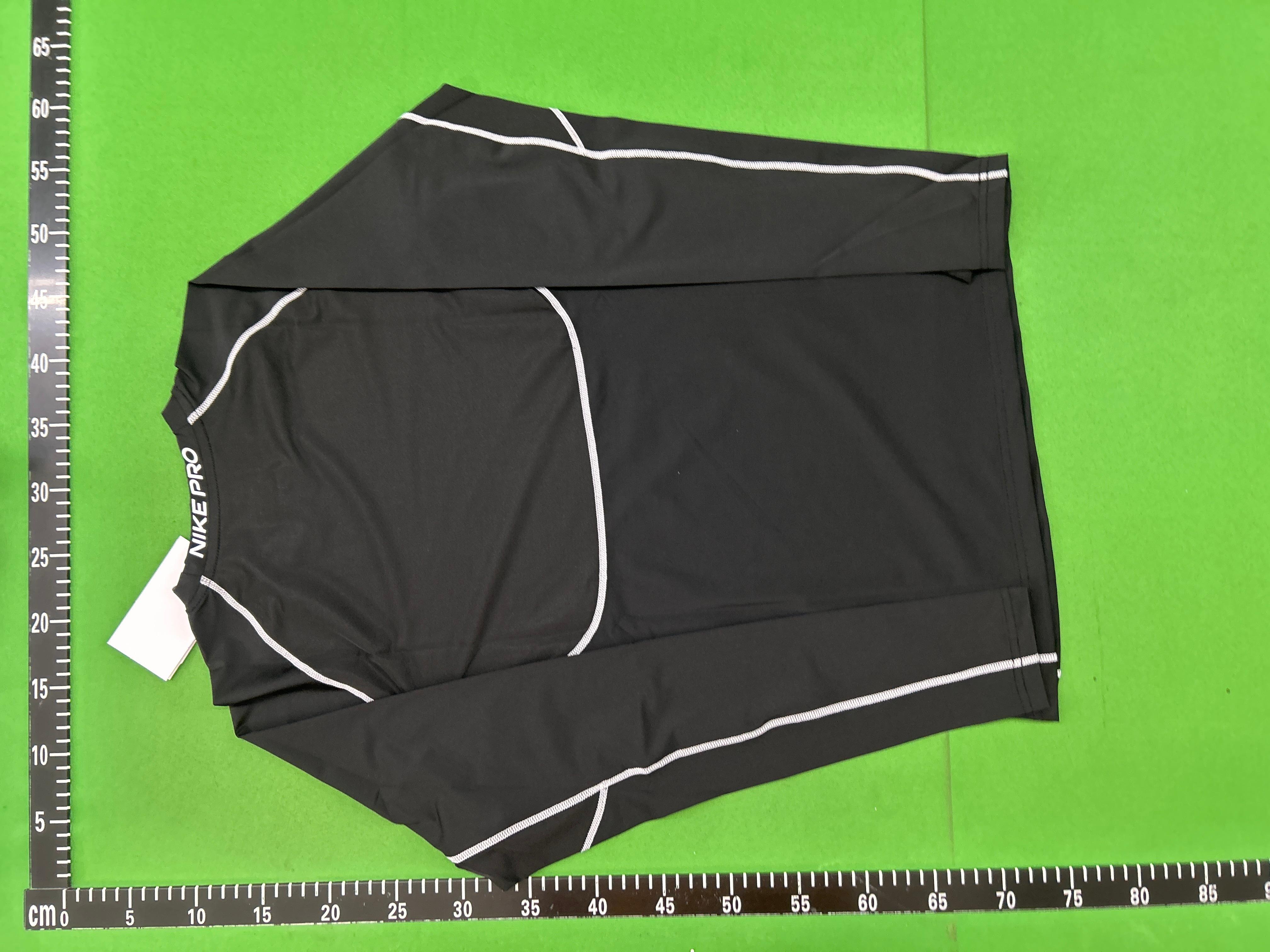 Foto QC 8 de Nike Pro T-shirt Swoosh Graphic White