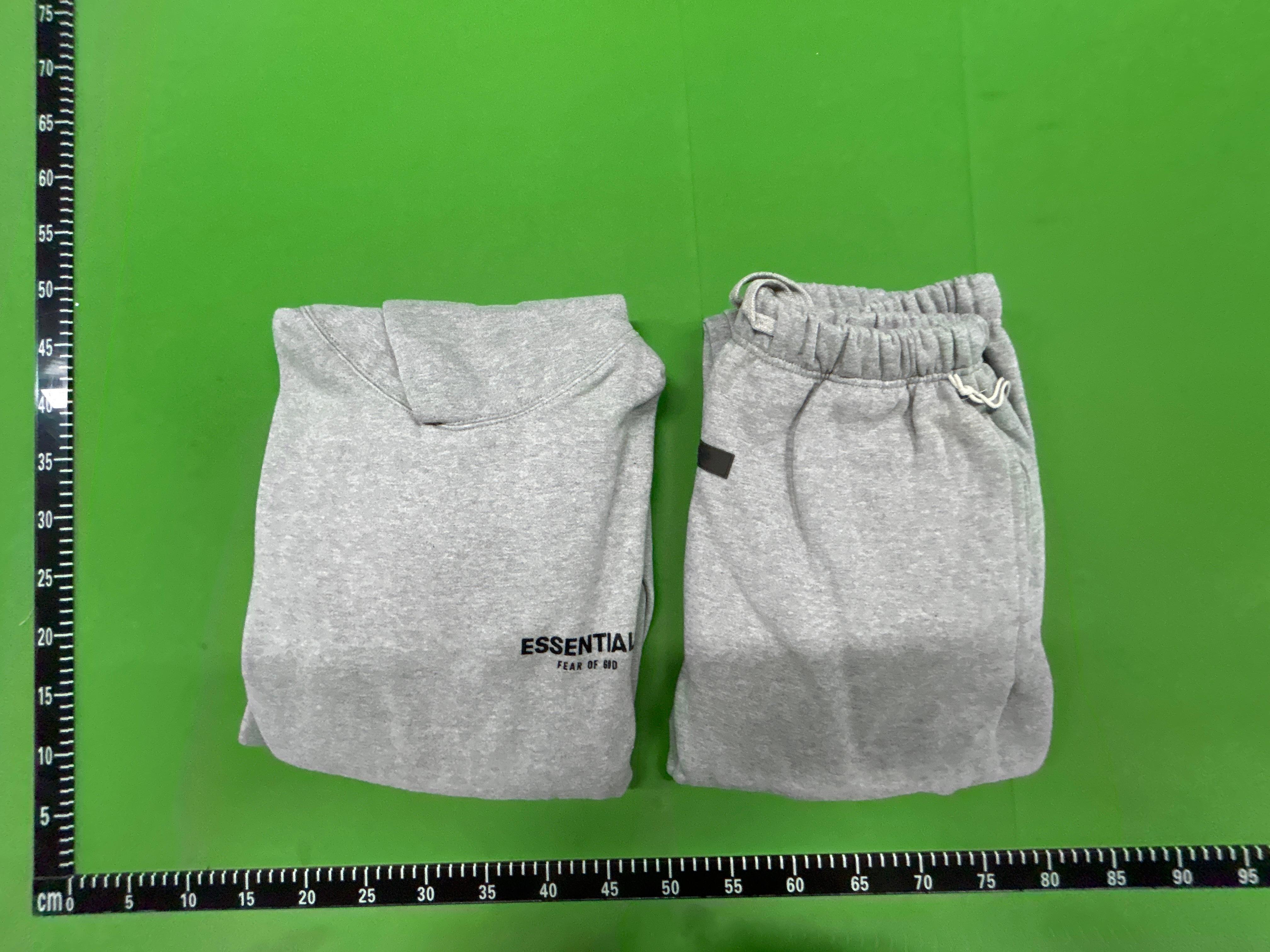 Foto QC 1 de Fear of God Essentials Set 2-Piece Light Oatmeal