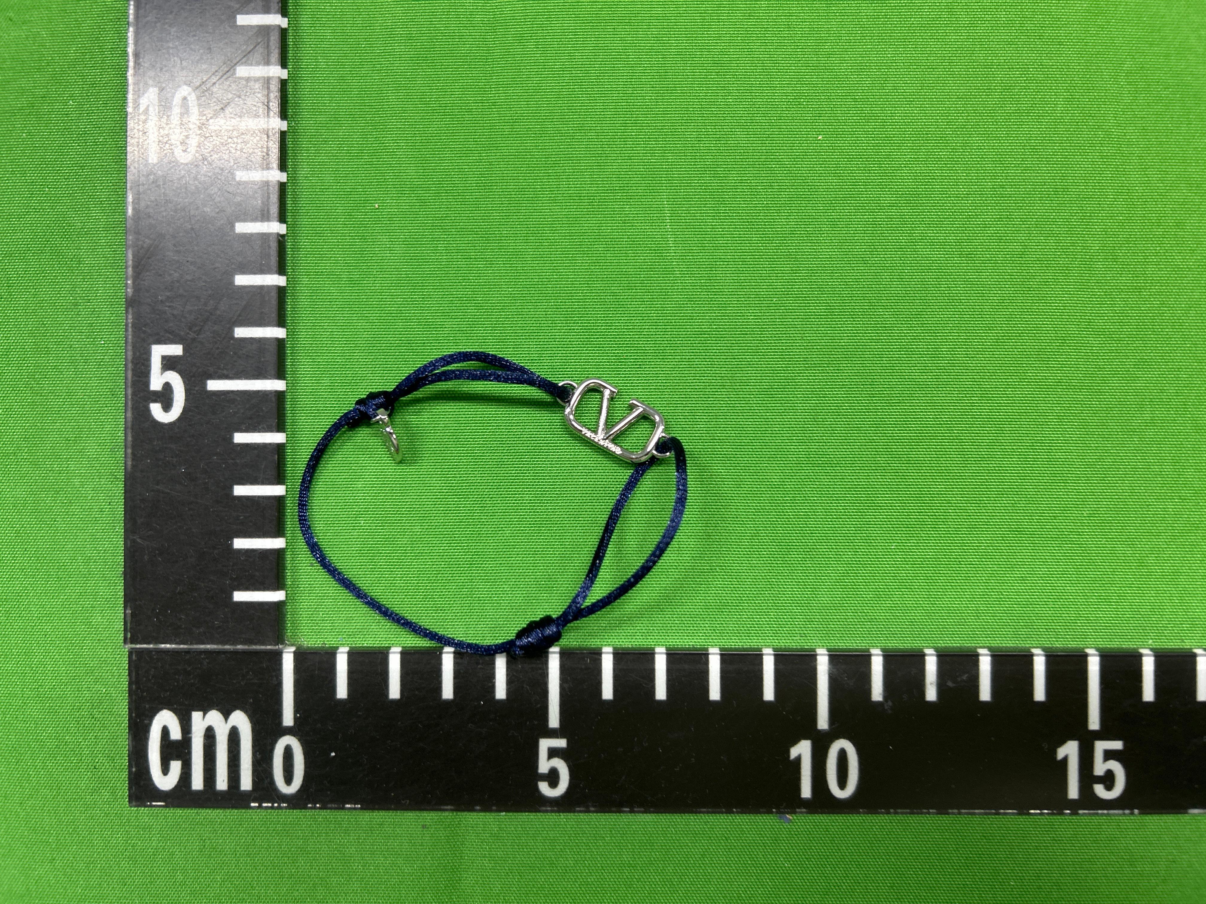 Foto QC 2 de Valentino VLogo Signature Bracelet Cotton and Metal Red