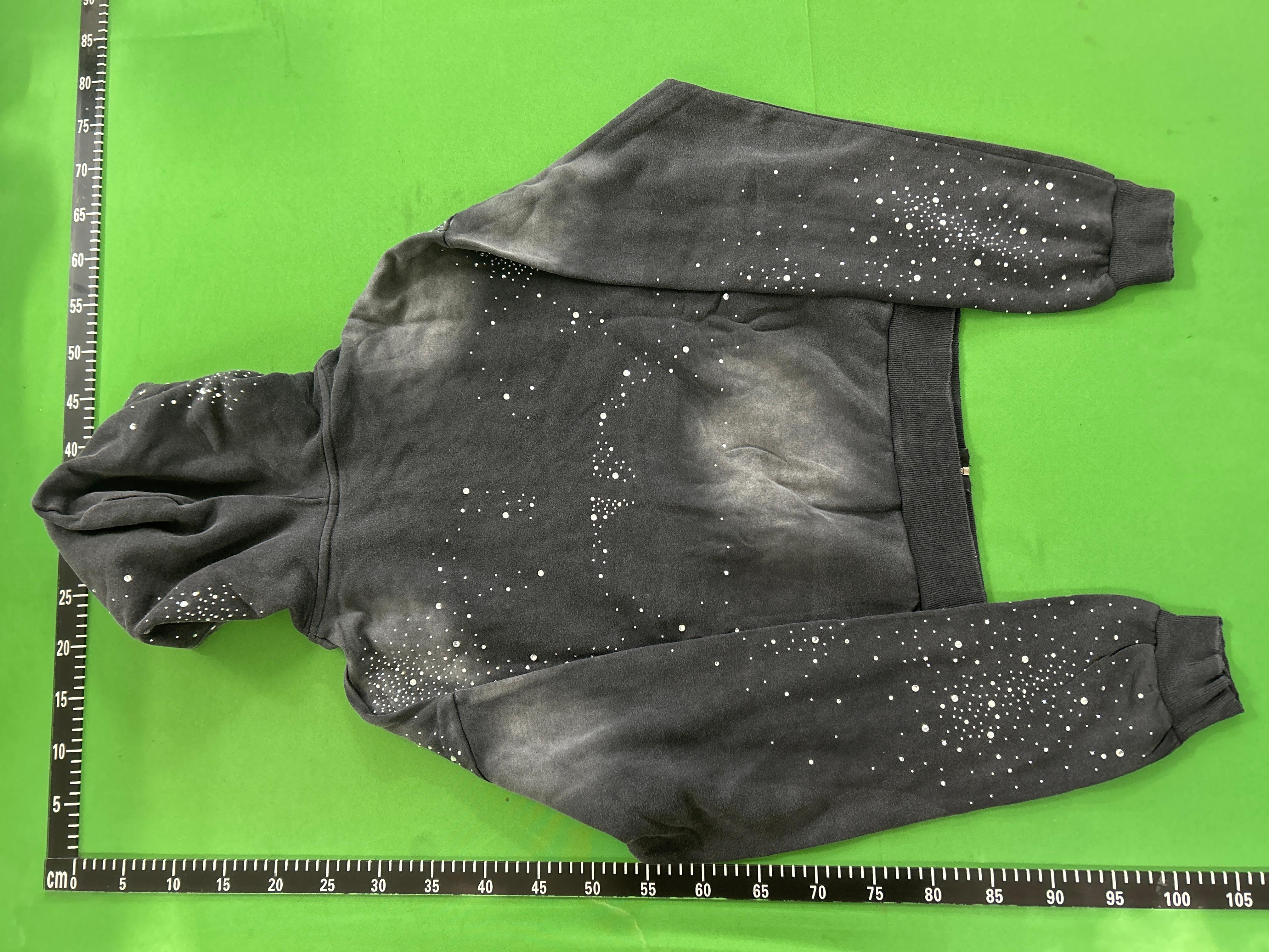 Foto QC 8 de Vale Valley Zip Sweater Washed Rhinestone Graphic Black