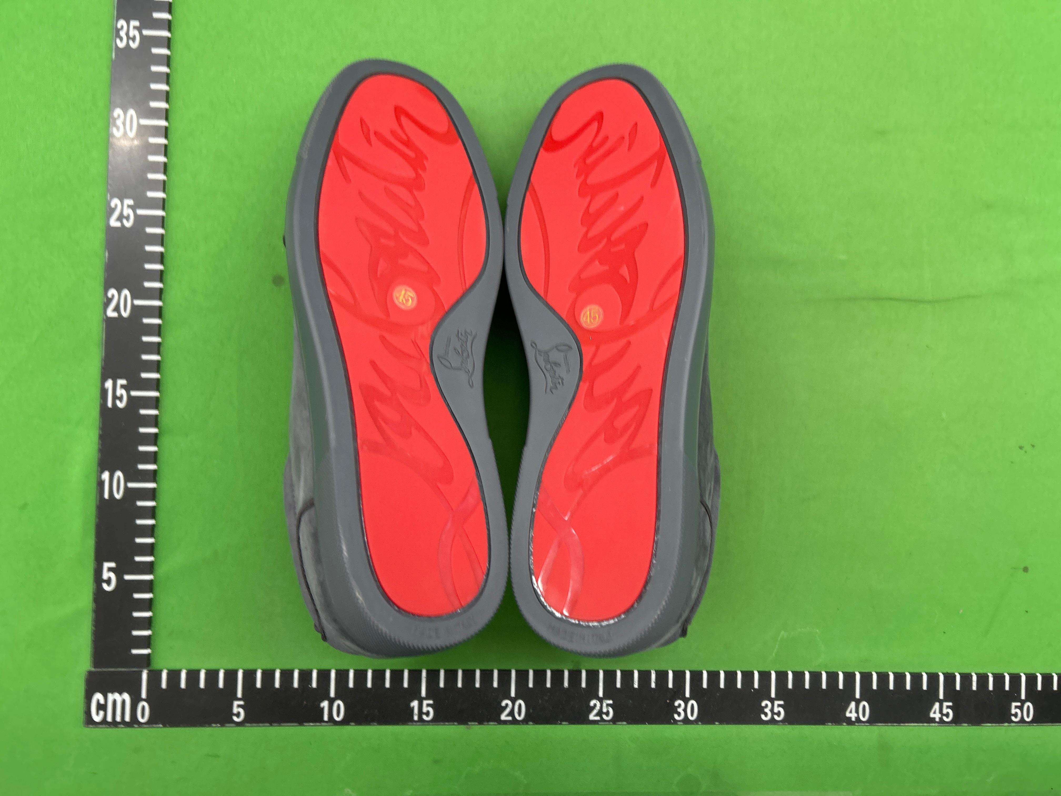 Foto QC 6 de Christian Louboutin Louis Junior Low Grey Suede