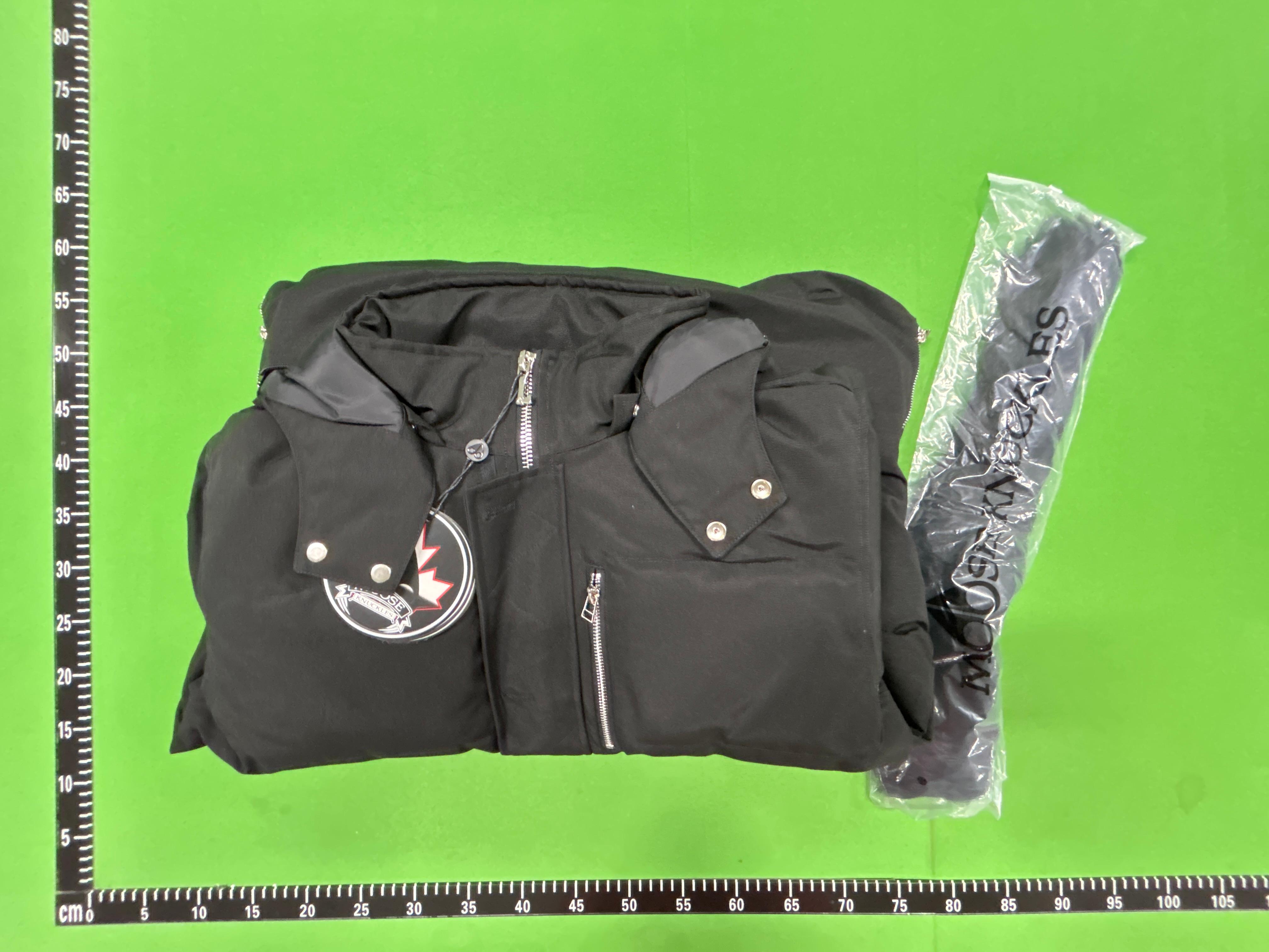 Foto QC 1 de Moose Knuckles Gold Series Down Jacket Fox Fur Black