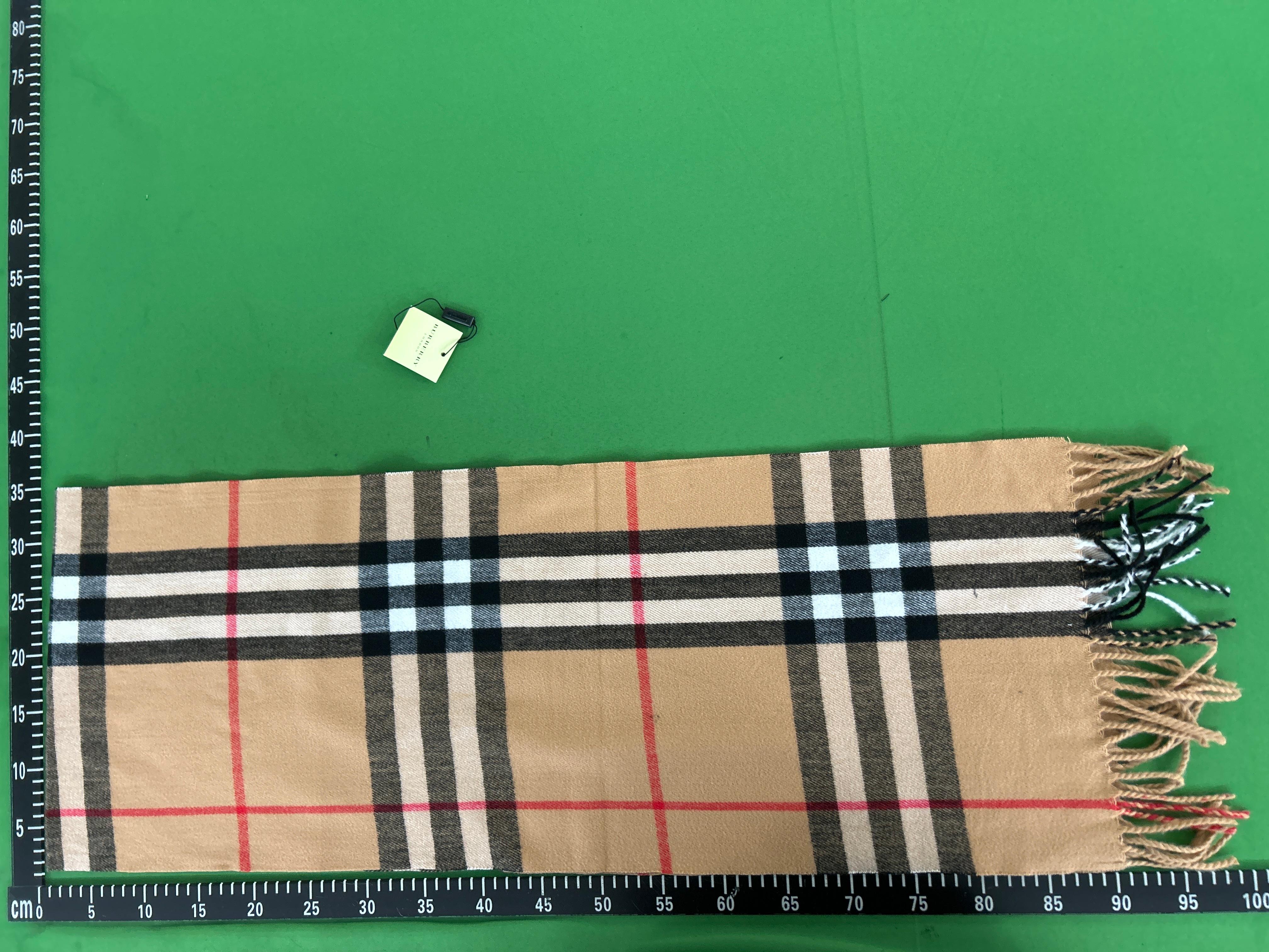Foto QC 8 de Burberry Scarf Check Light Blue