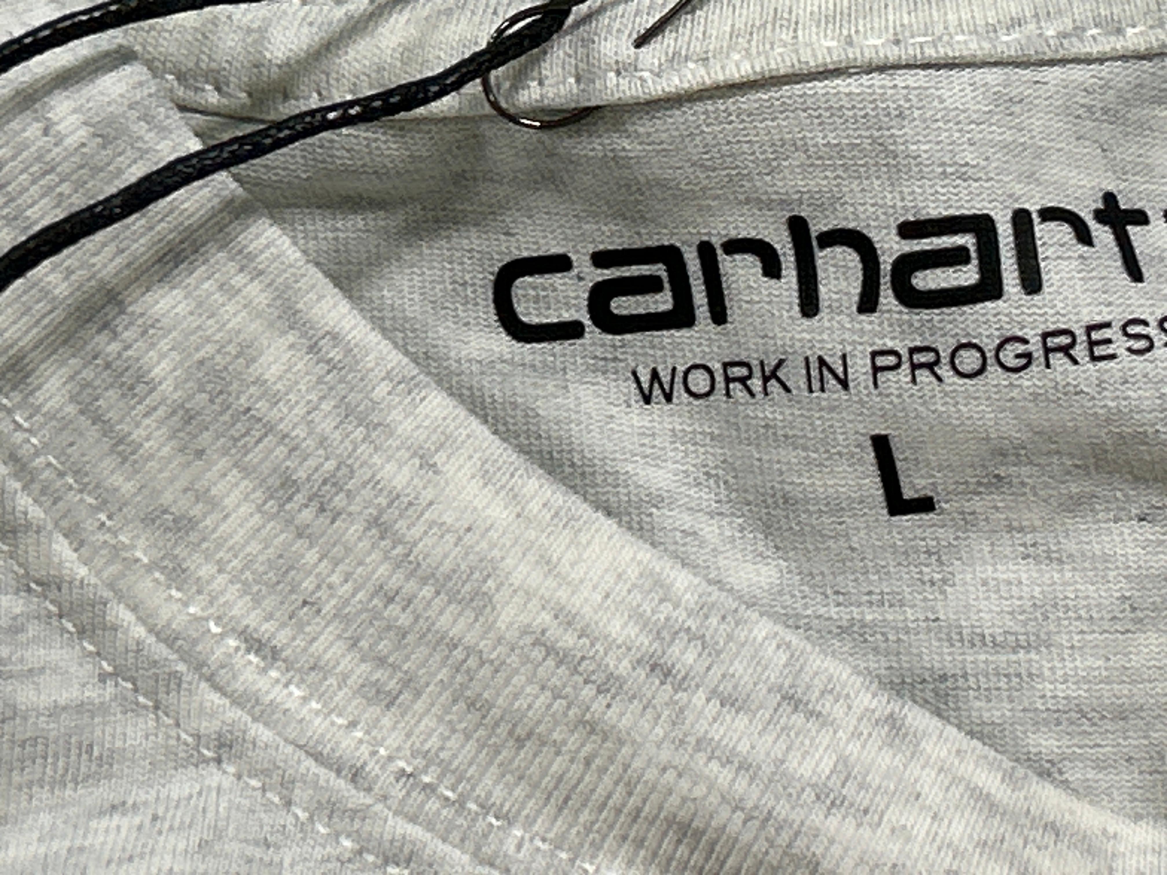 Foto QC 2 de Carhartt T-shirt Pink Logo Black