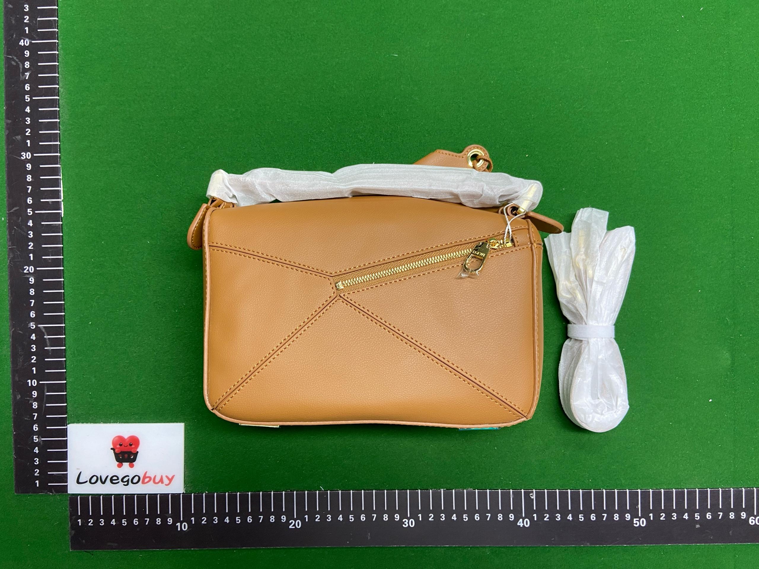 Foto QC 6 de Loewe Puzzle Edge Small Black Calfskin