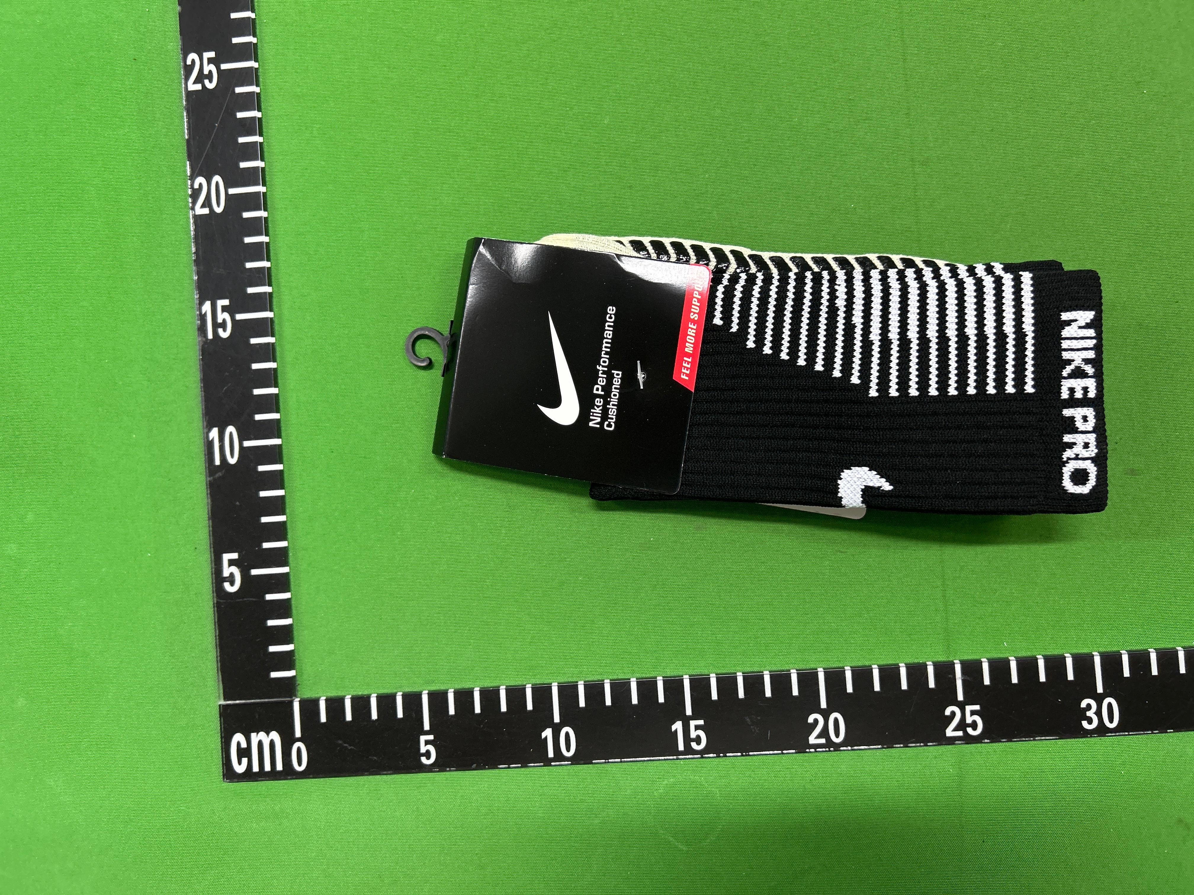 Foto QC 4 de Nike Pro Crew Socks Anti-Slip Cushioned White Black