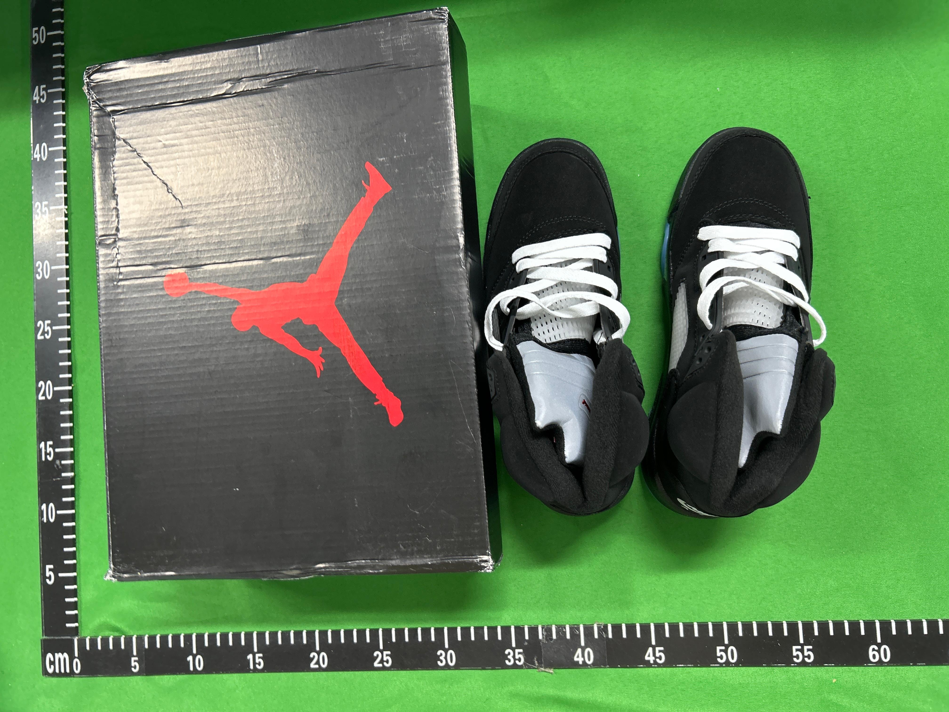 Foto QC 8 de Jordan 5 Retro Wolf Grey 136027-005