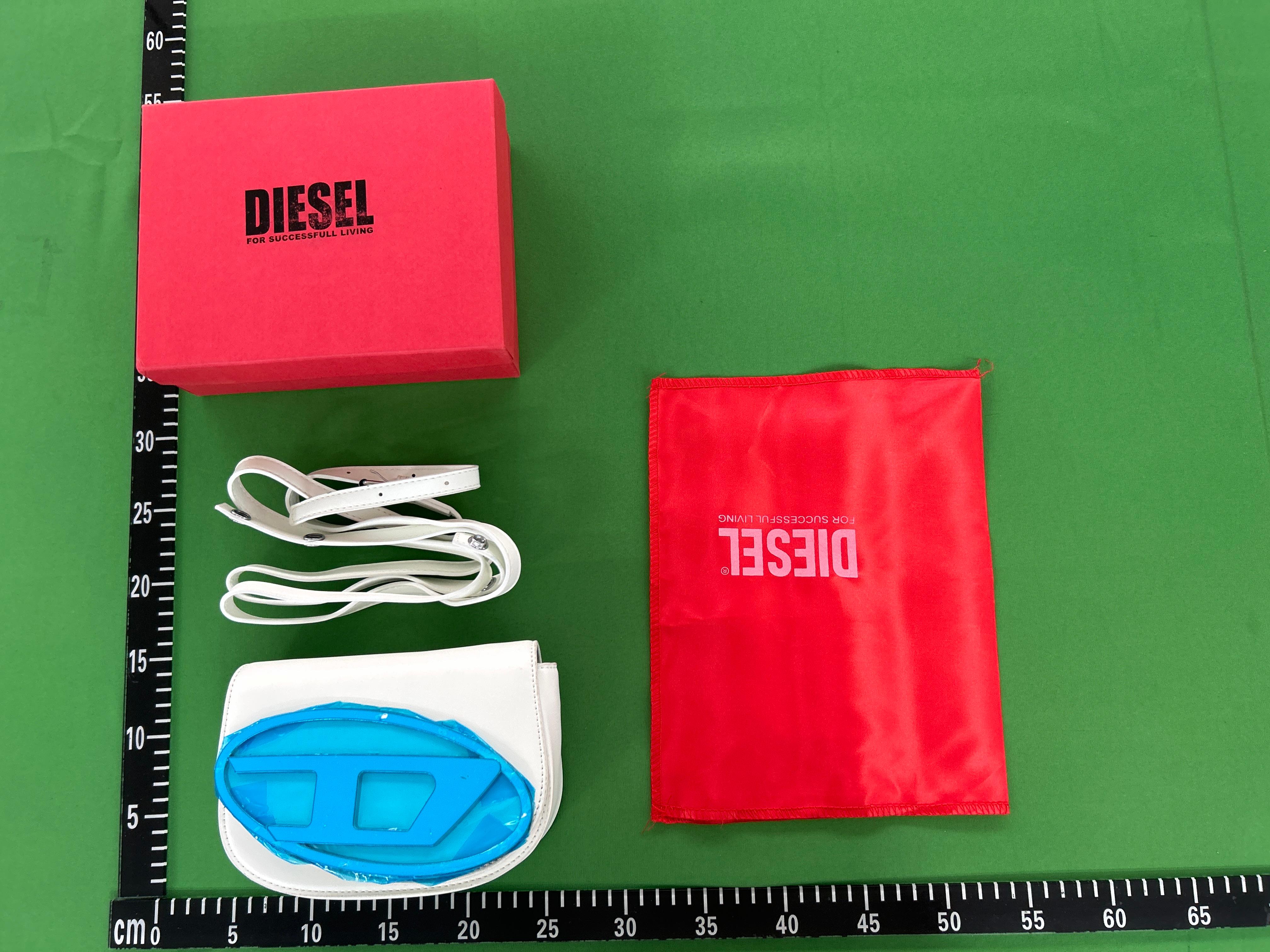Foto QC 1 de Diesel 1DR Shoulder Bag Mirrored Leather Silver