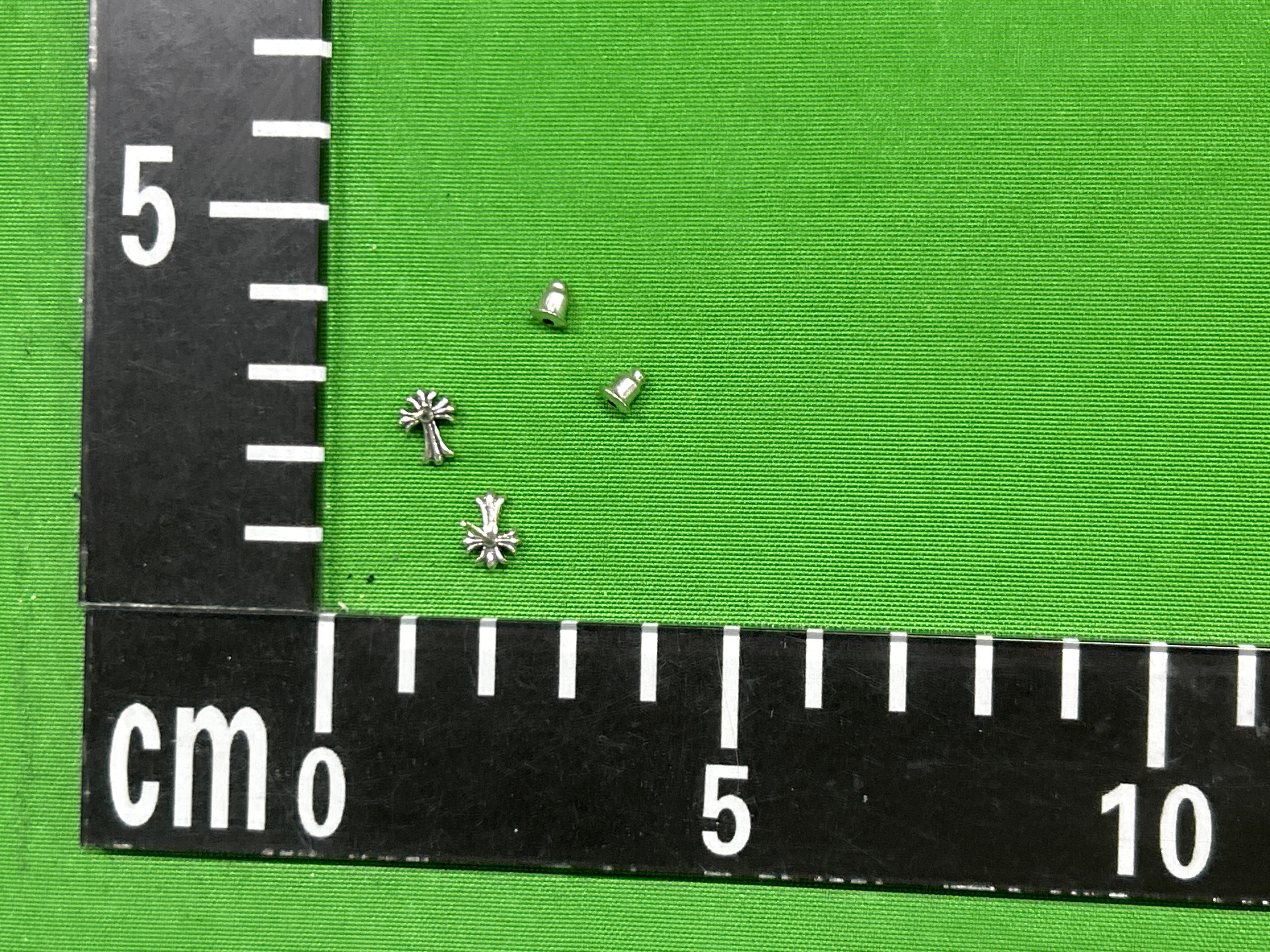 Foto QC 4 de Chrome Hearts CH Cross Earrings Silver Diamond Silver