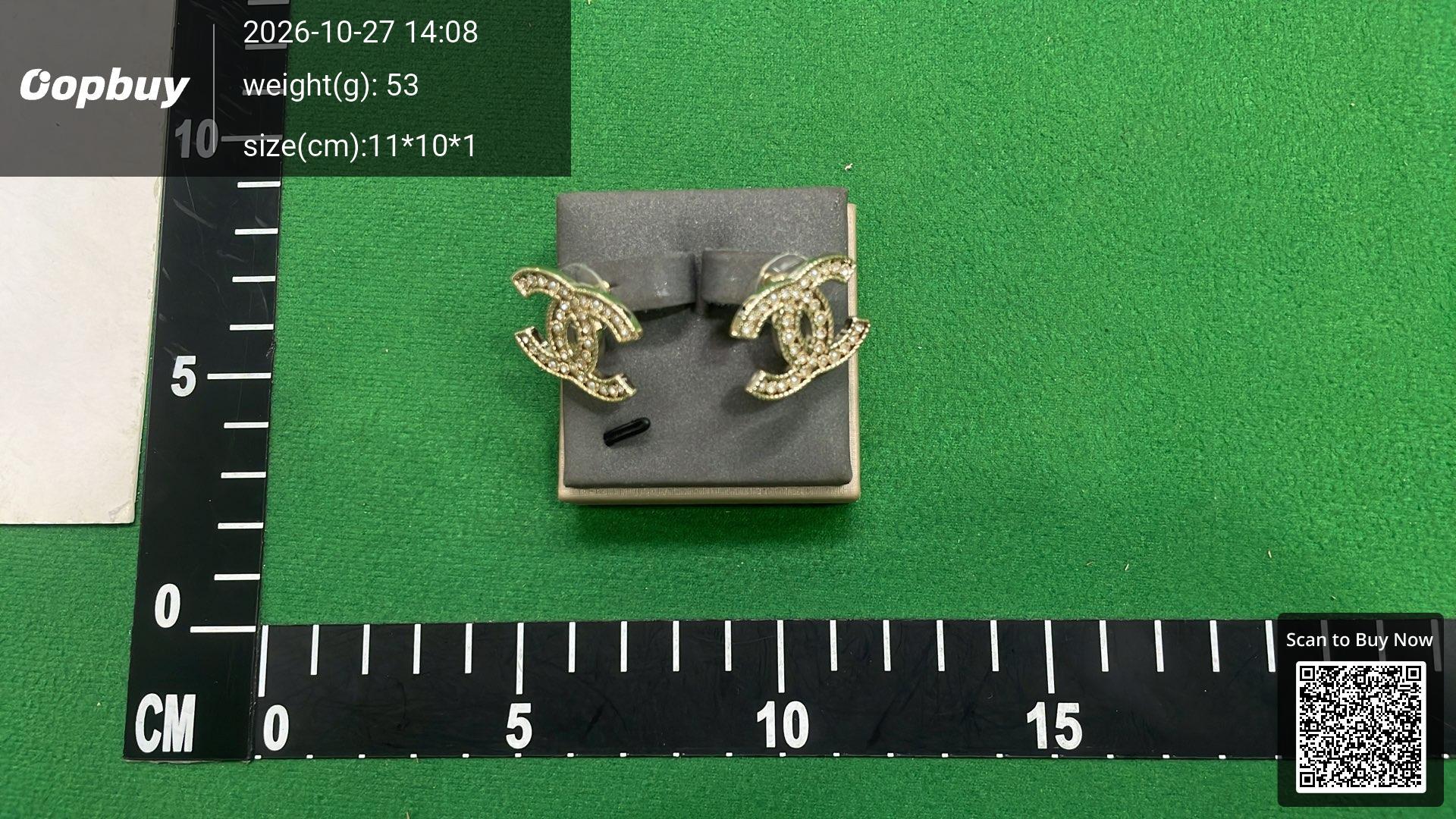 Foto QC 8 de Chanel CC Stud Earrings Metal Strass Silver