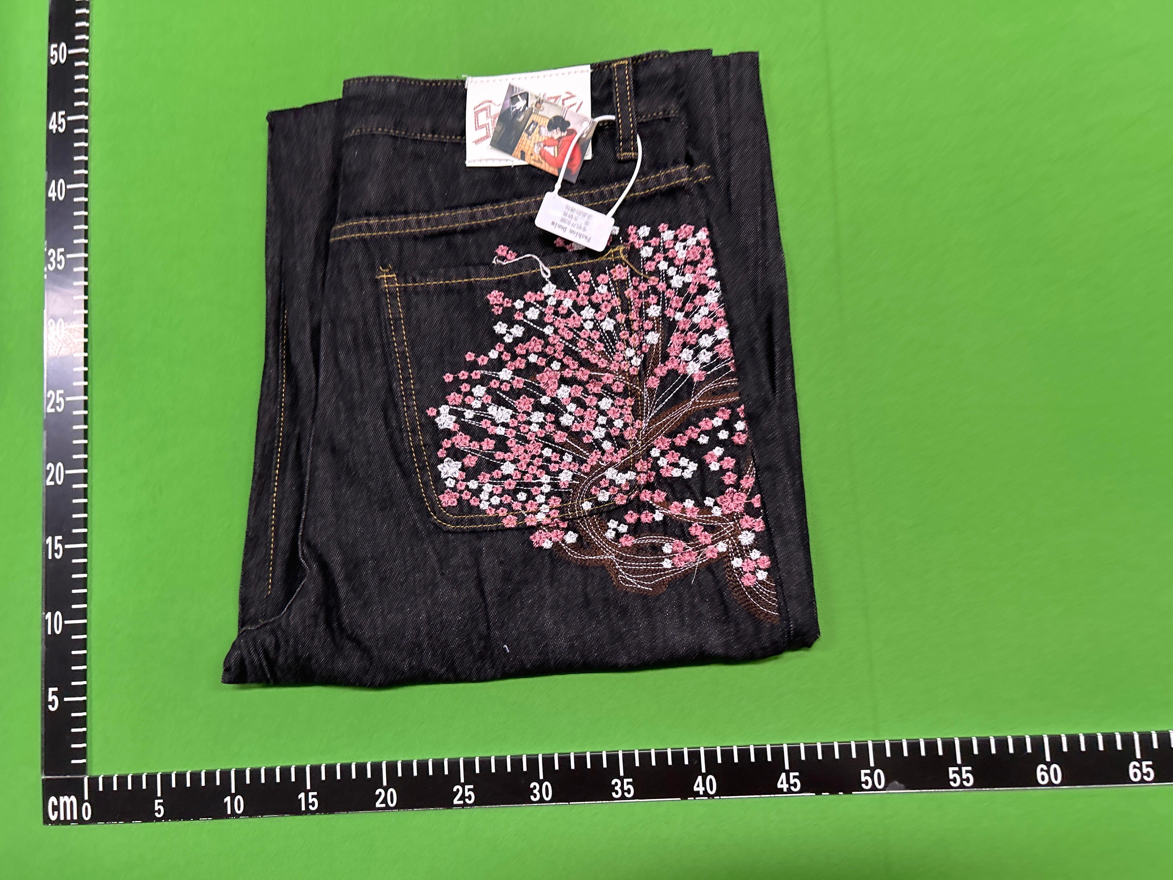 Foto QC 5 de Derschutze Blossom V2 Denim Shorts Embroidered Black