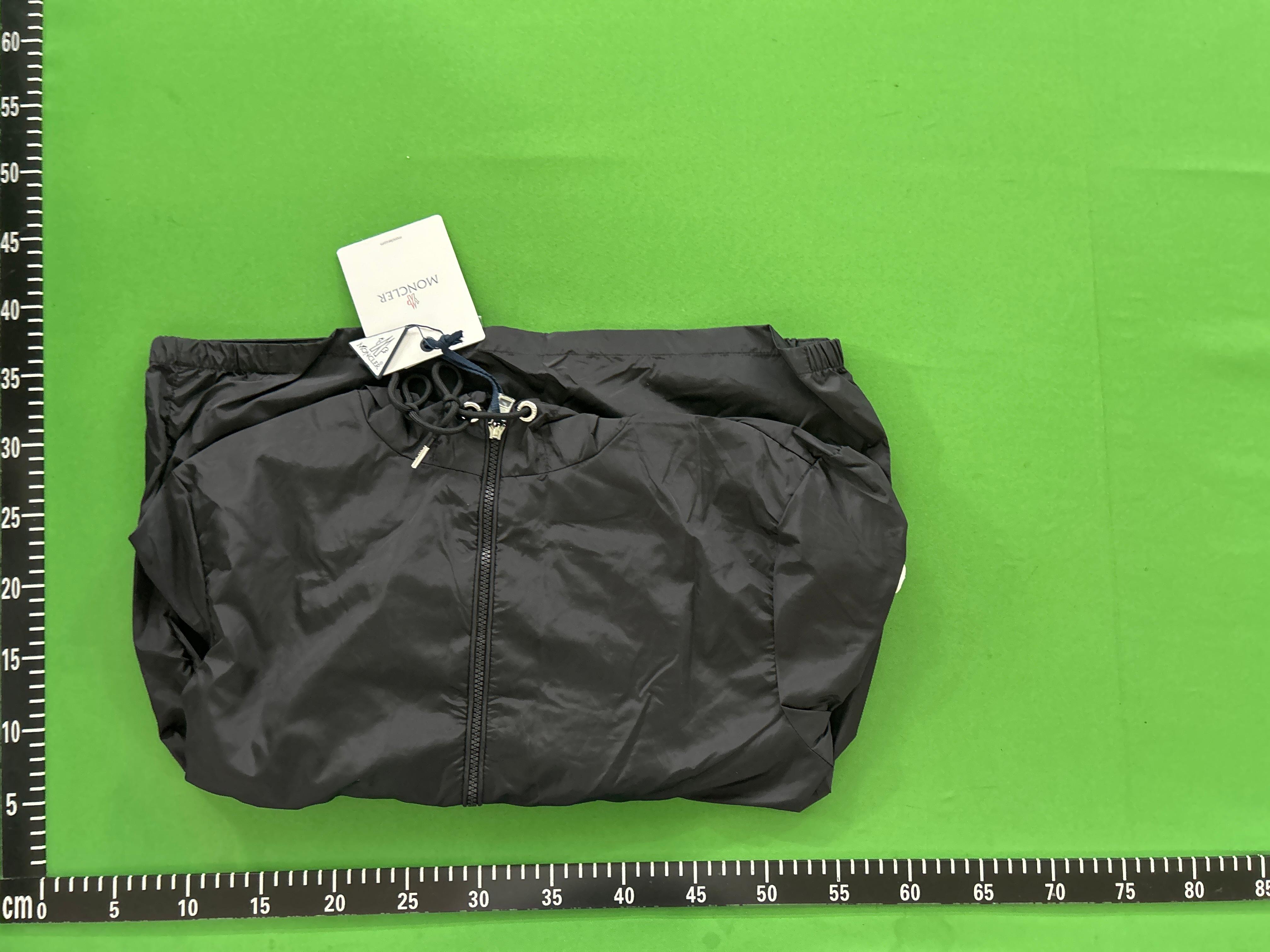 Foto QC 1 de Moncler Windbreaker Jacket Hooded Lightweight Black