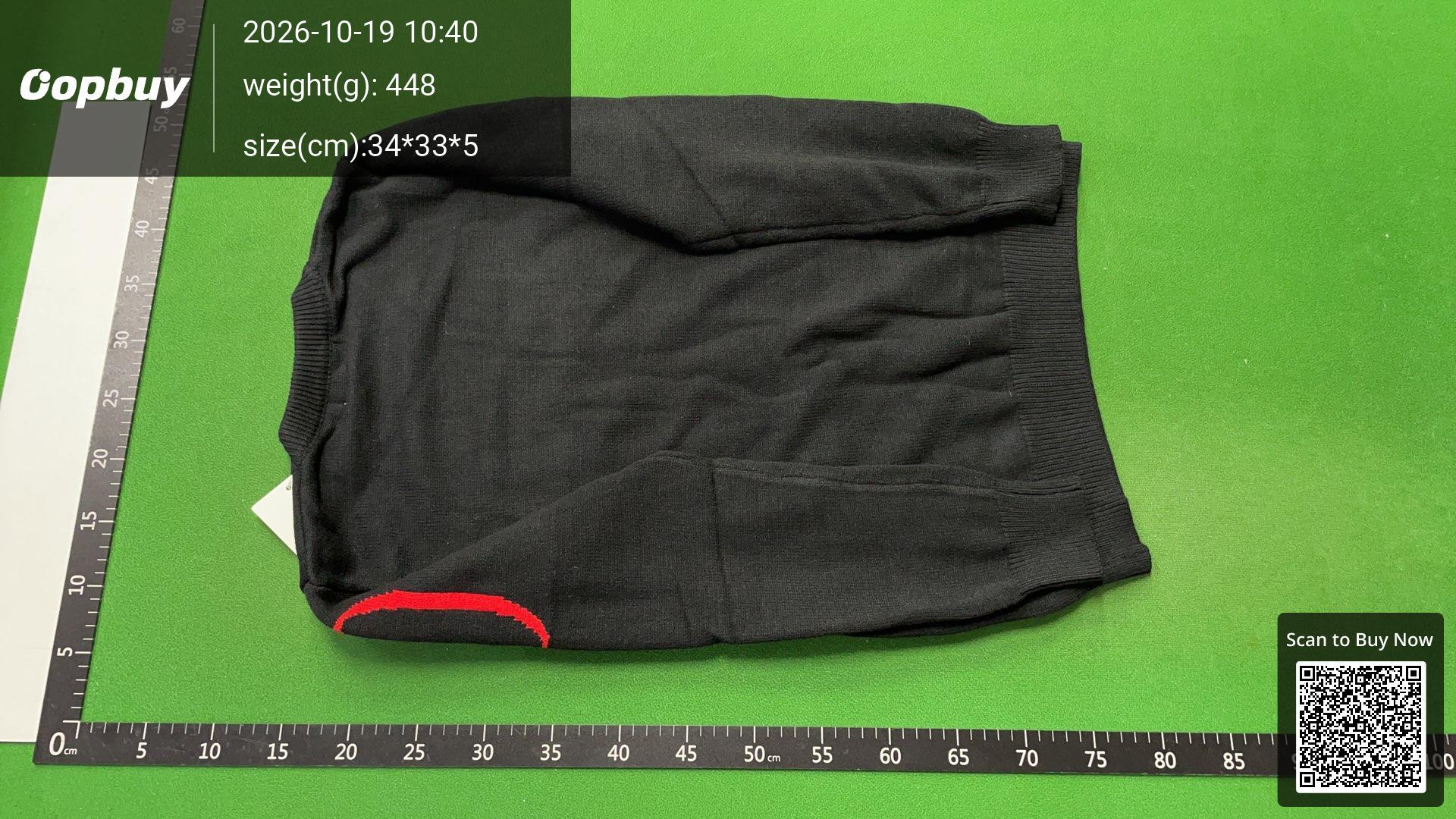 Foto QC 7 de Valentino Crewneck Sweater Logo Black Red