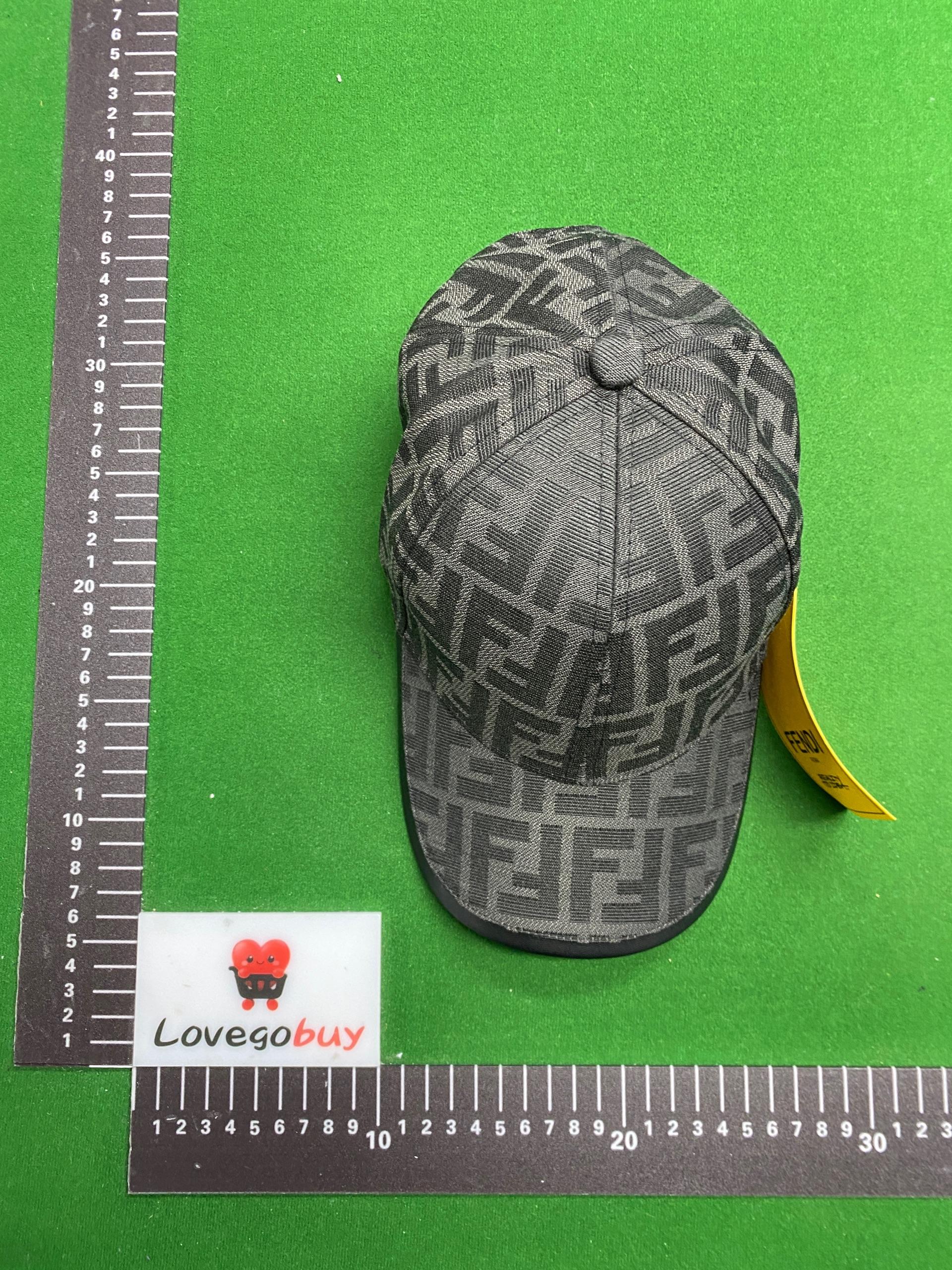 Foto QC 5 de Fendi FF Zucca Cap Brown