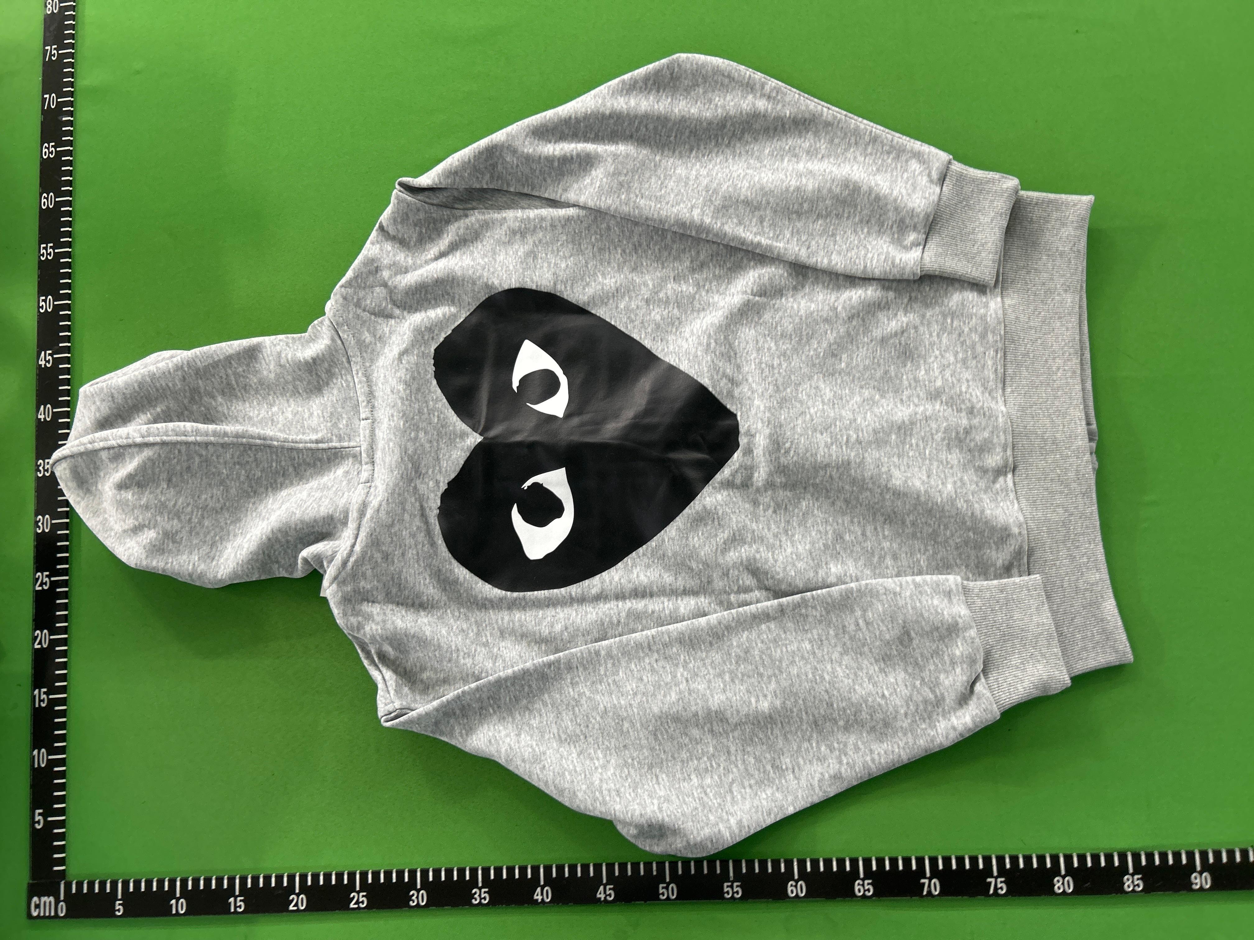 Foto QC 4 de Comme des Garçons Play Holiday Emoji Sweater Hoodie Off-White