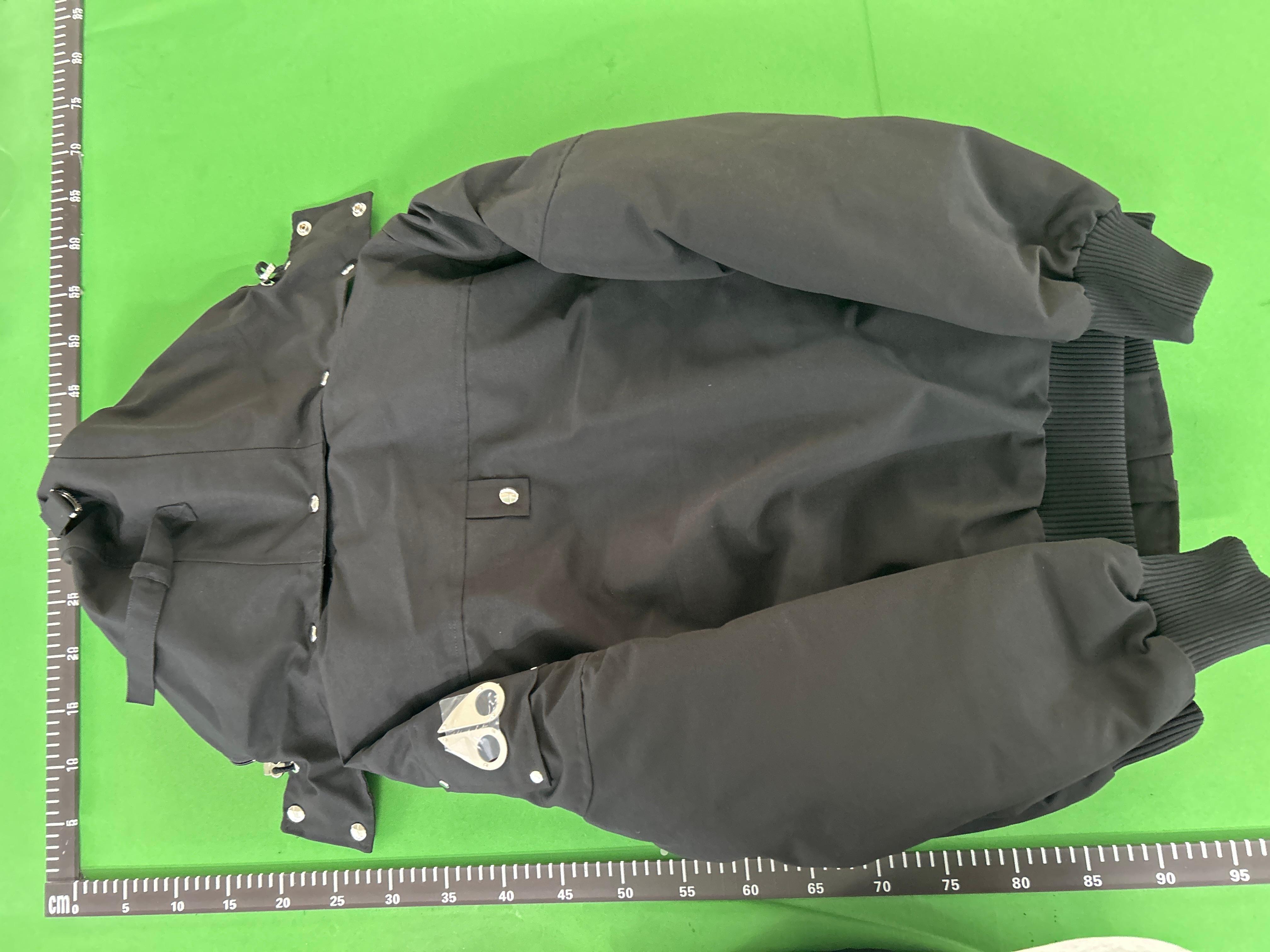 Foto QC 3 de Moose Knuckles Down Bomber Jacket Fur Hood Red