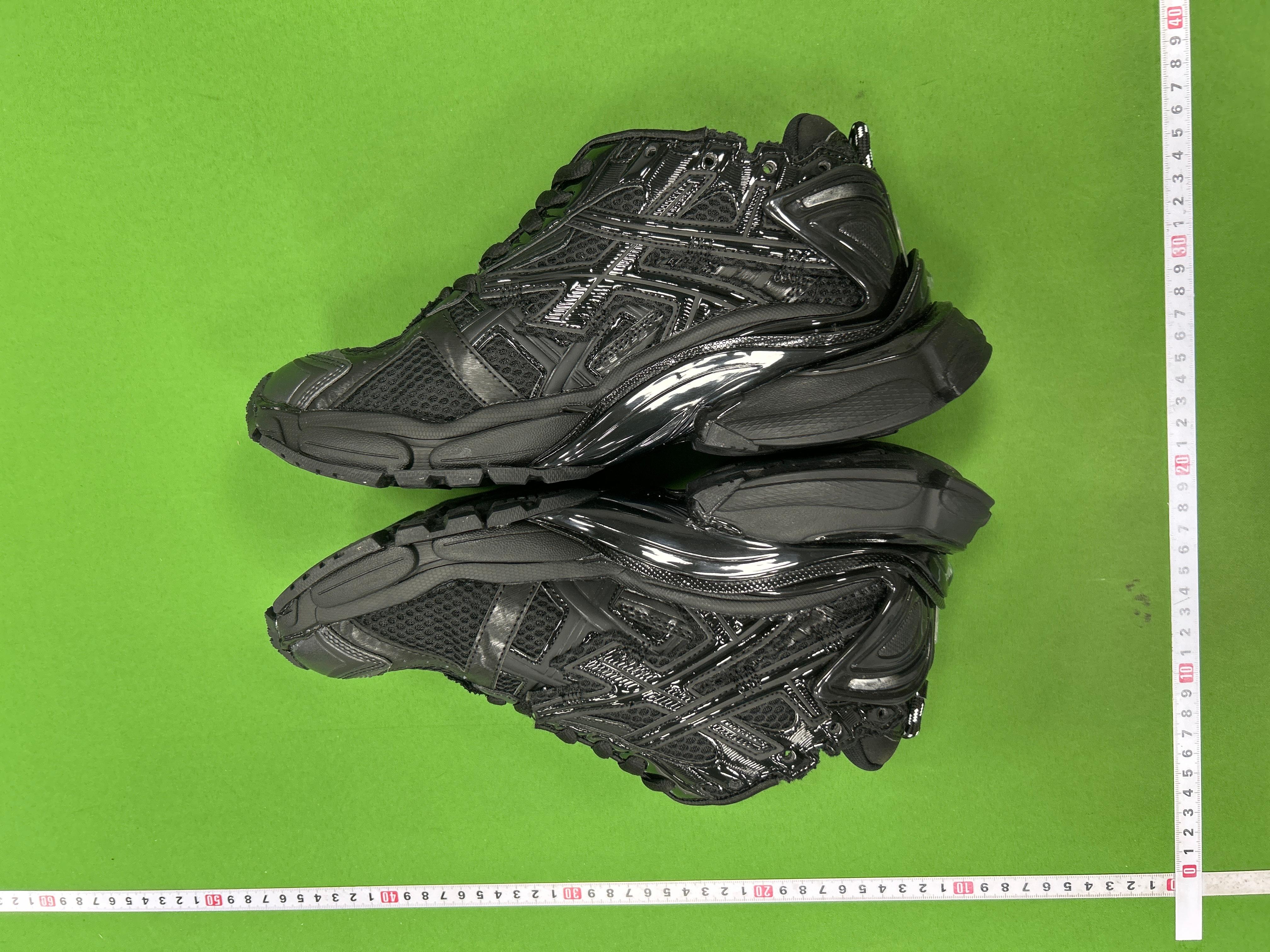 Foto QC 4 de Balenciaga Runner Mesh Nylon Sneakers Black