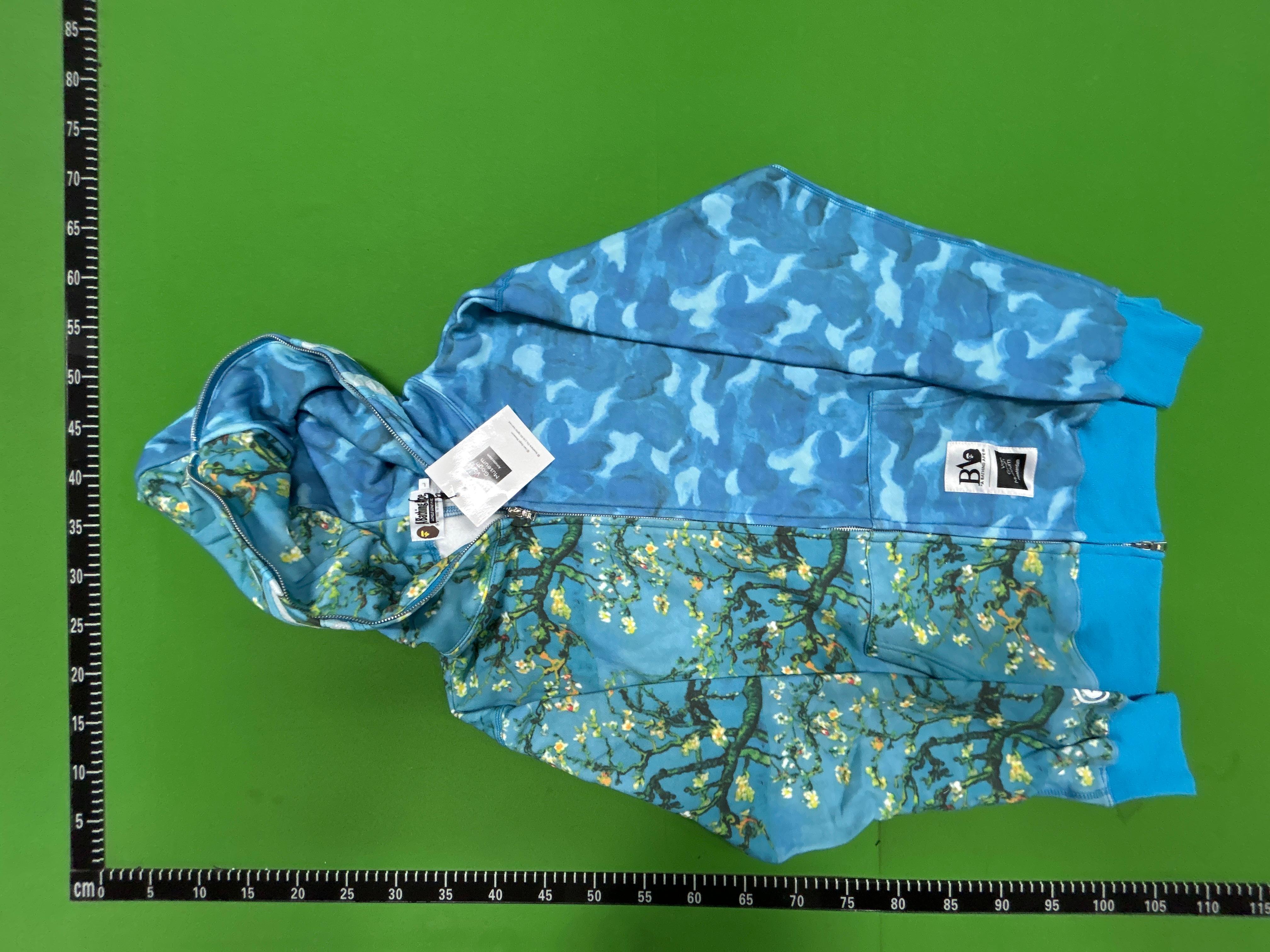 Foto QC 7 de BAPE Van Gogh Museum Shark Zip Sweater Almond Blossom Camo Teal
