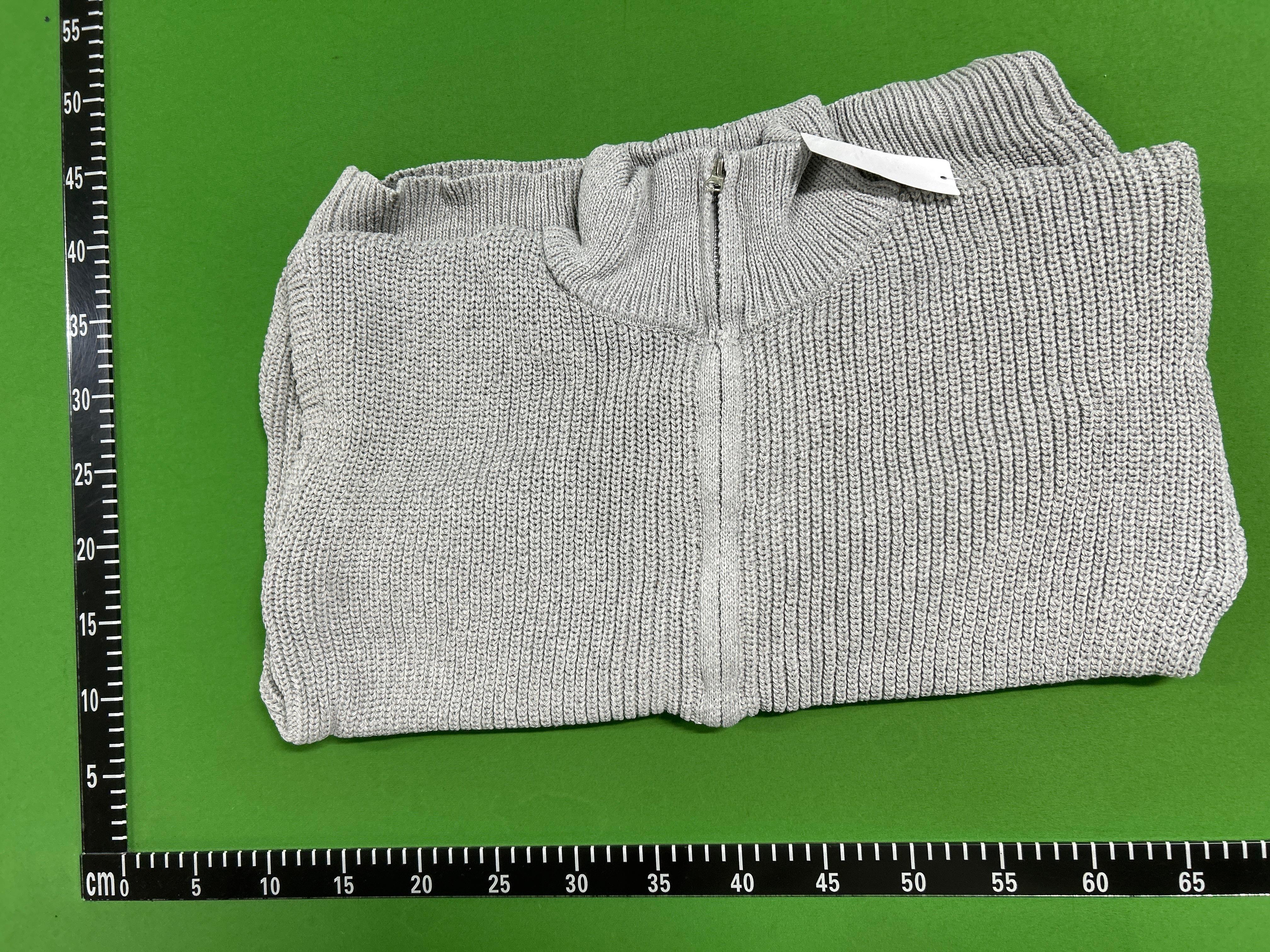 Foto QC 5 de Unbranded Ribbed Knit Zip Sweater Black