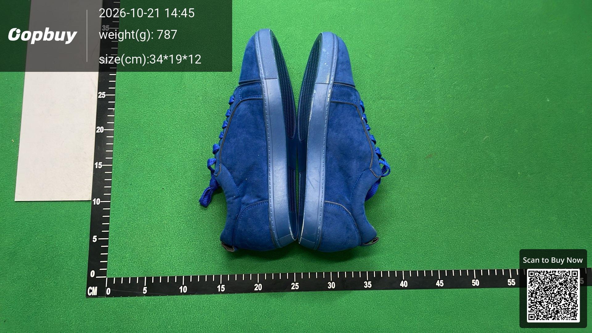 Foto QC 4 de Christian Louboutin Louis Junior Suede Low Top Sneakers