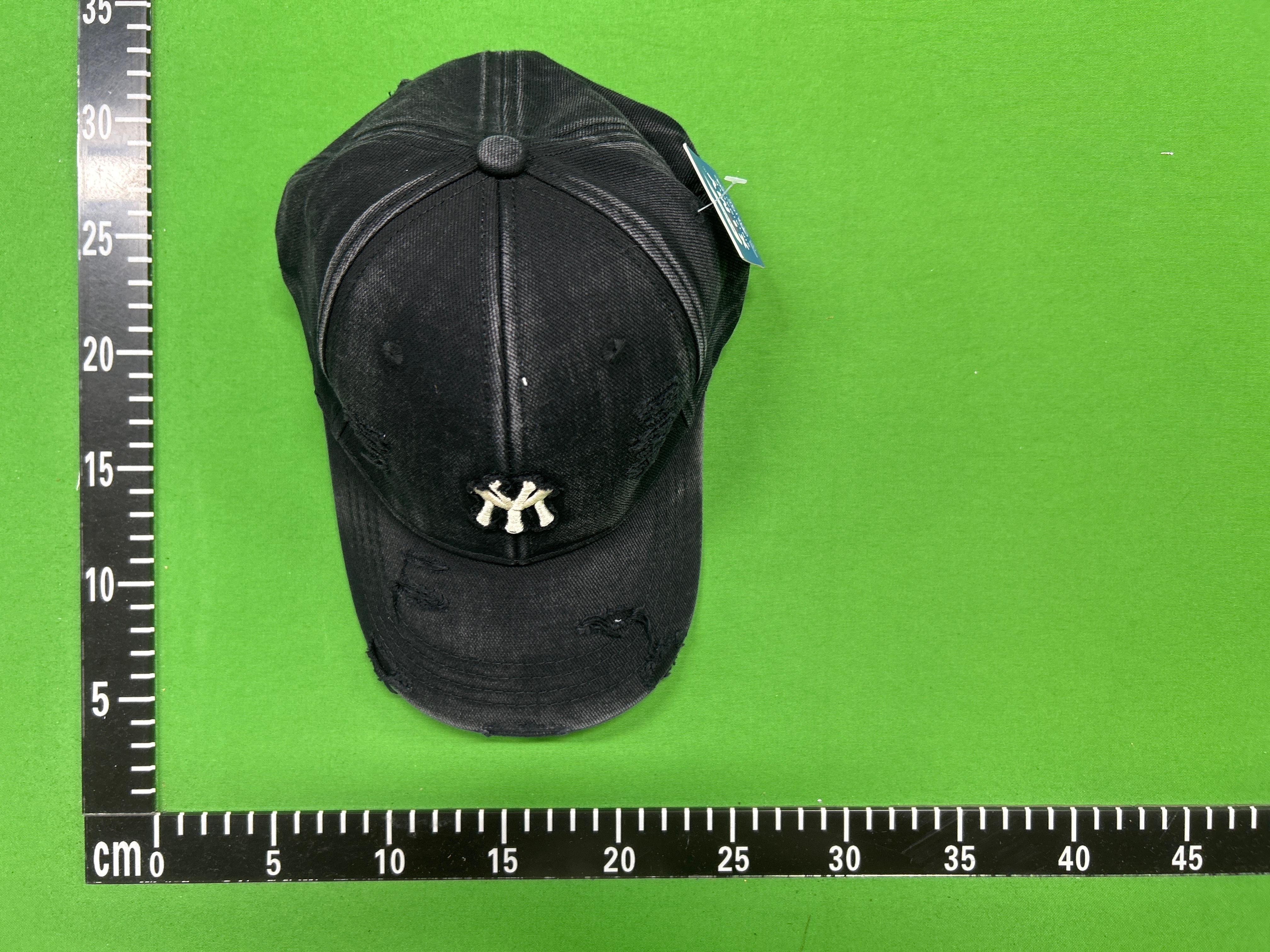 Foto QC 2 de Miu Miu Logo Distressed Cap Grey