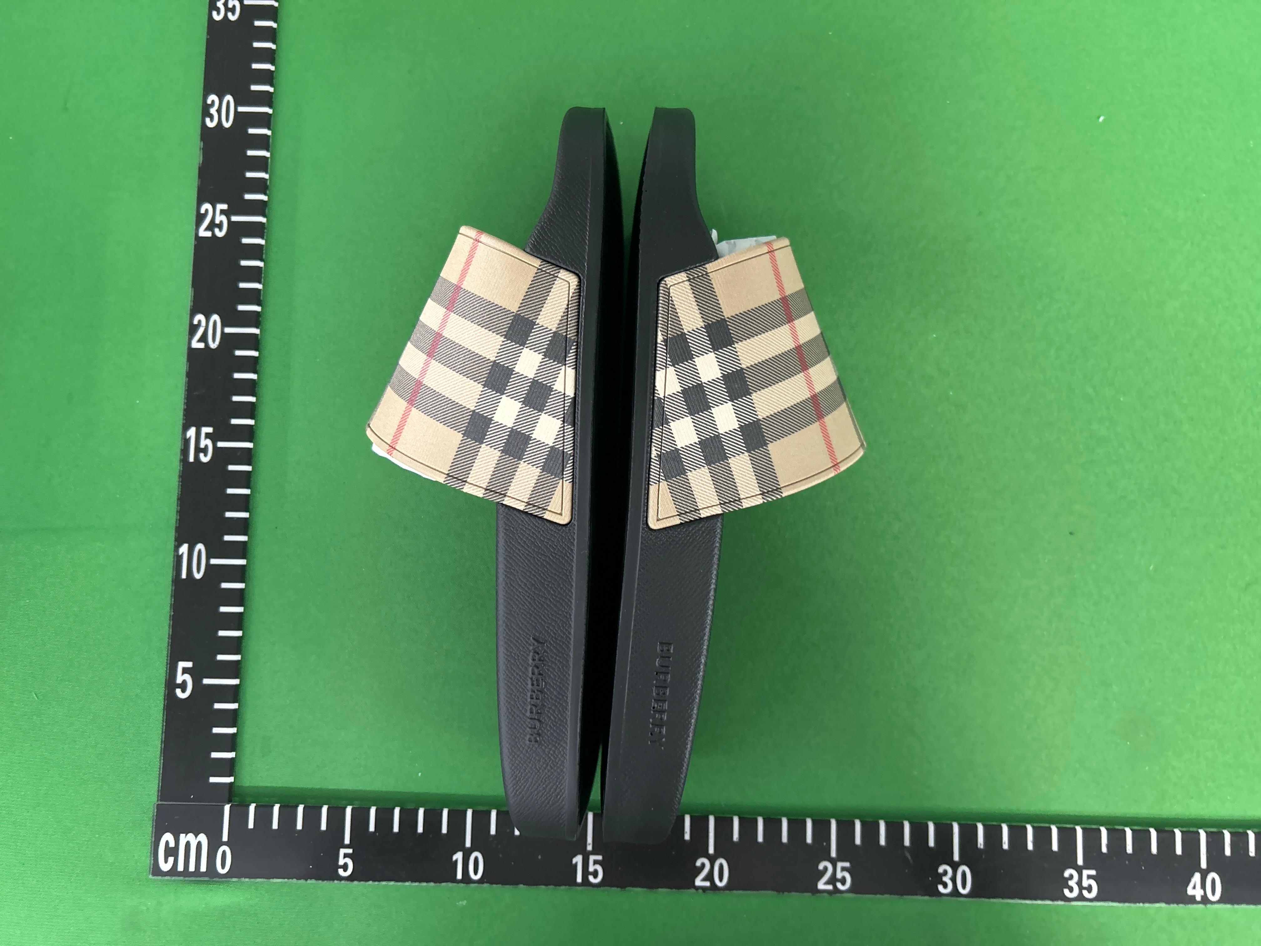Foto QC 6 de burberry Slides Rubber Vintage Check