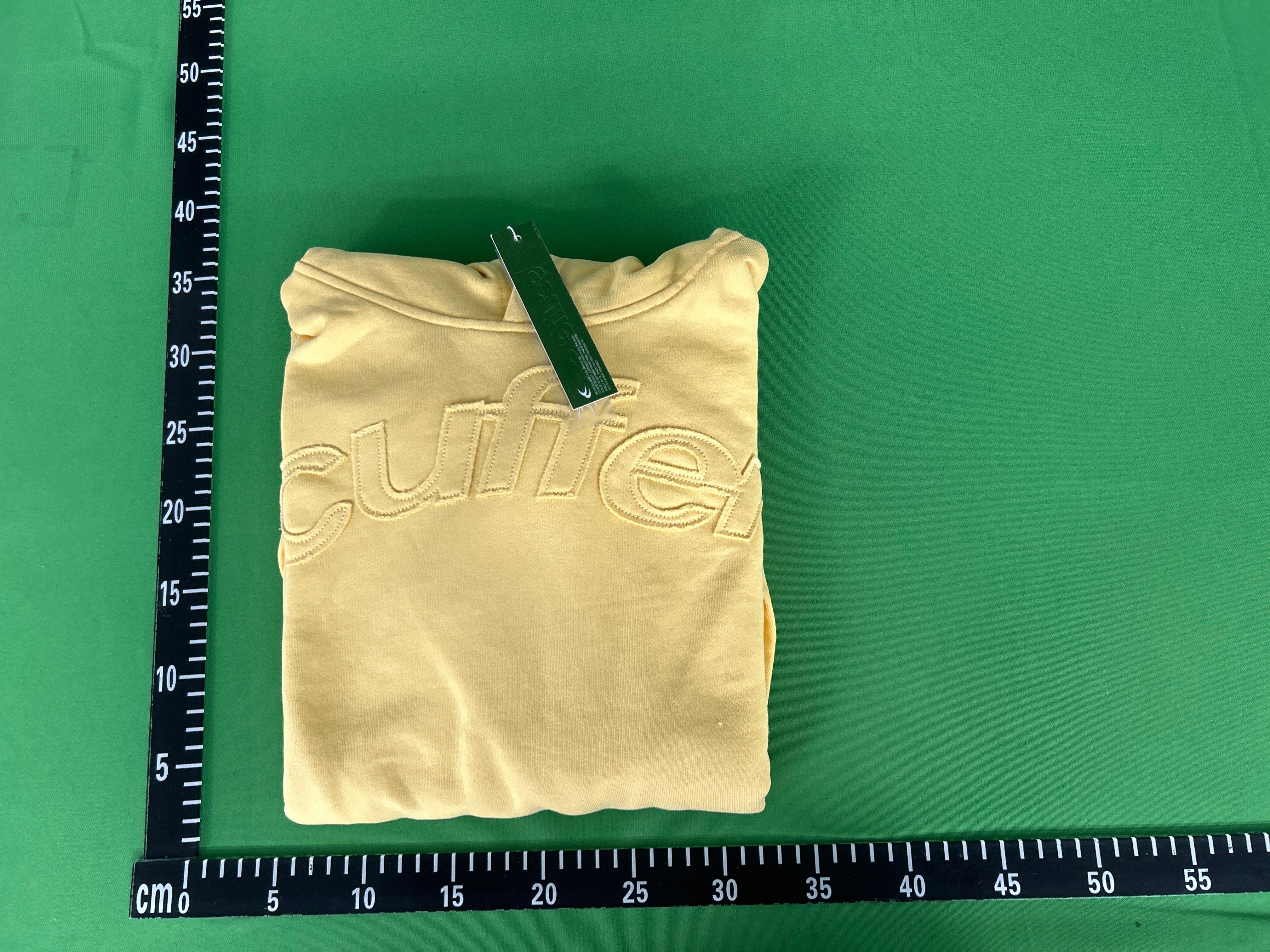 Foto QC 3 de Scuffers Embossed Logo Sweater Yellow