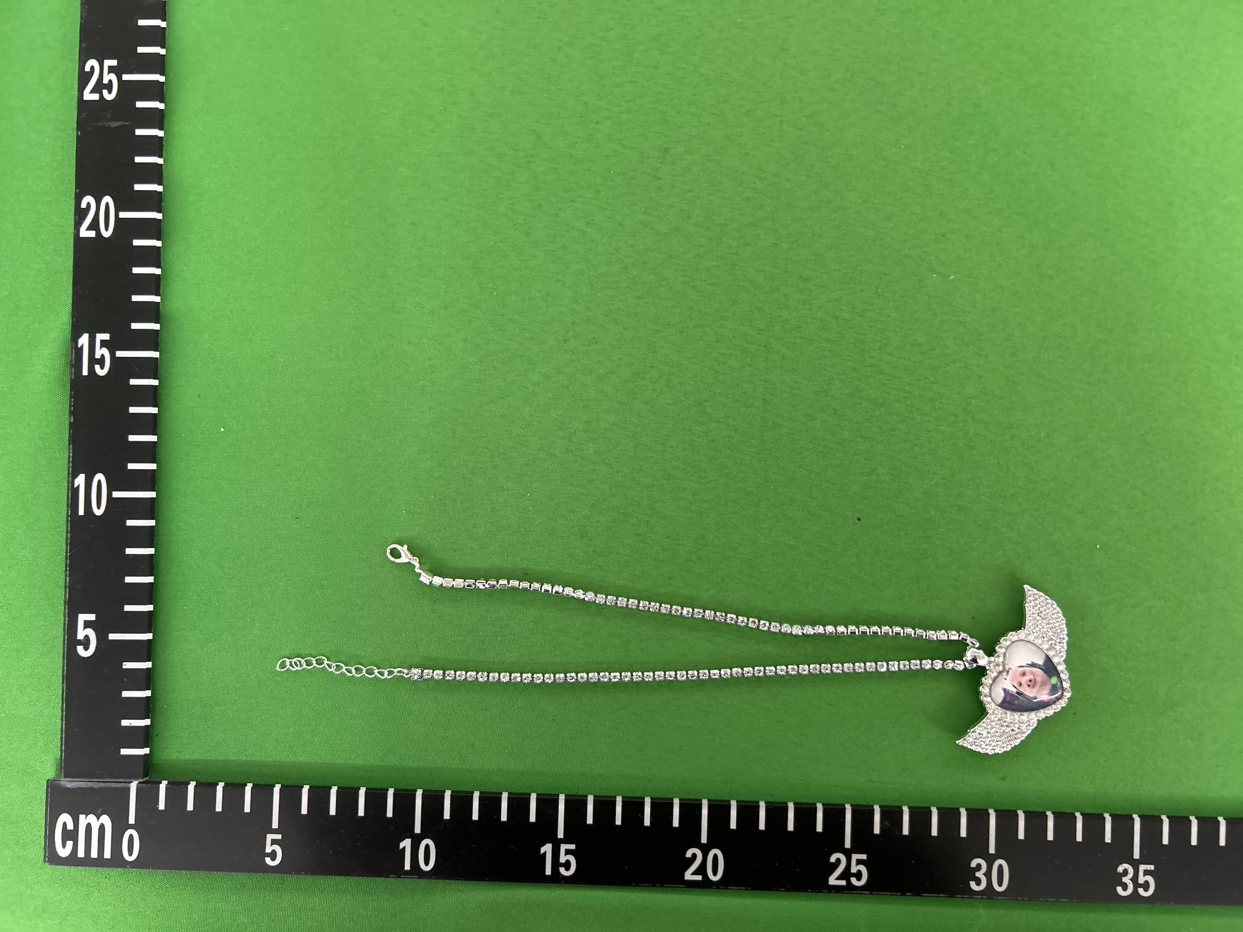 Foto QC 3 de Generic John Pork Necklace Metal Rhinestone Silver