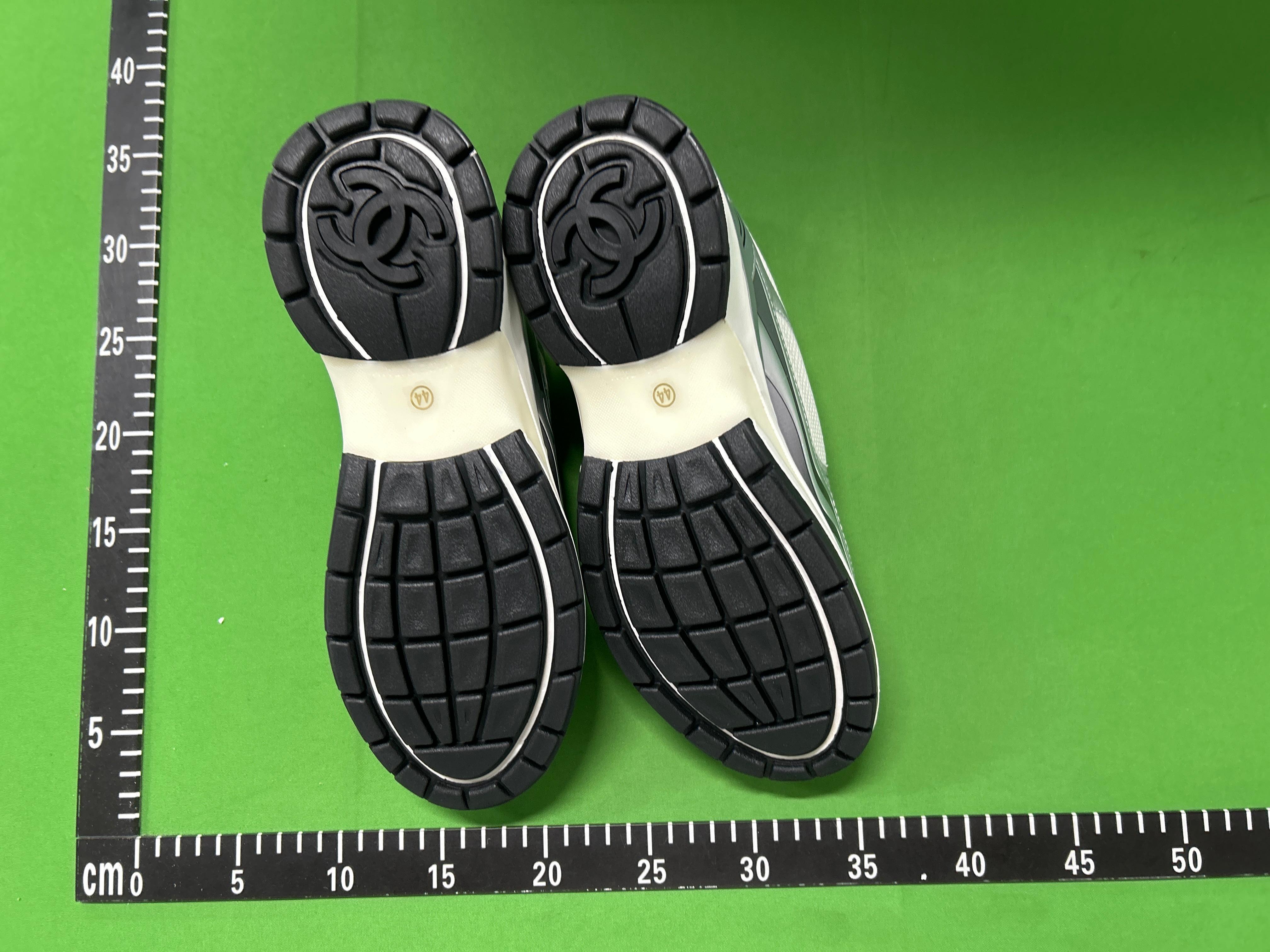 Foto QC 6 de Chanel Sneaker Low Silver G39792 Y56368 K5451