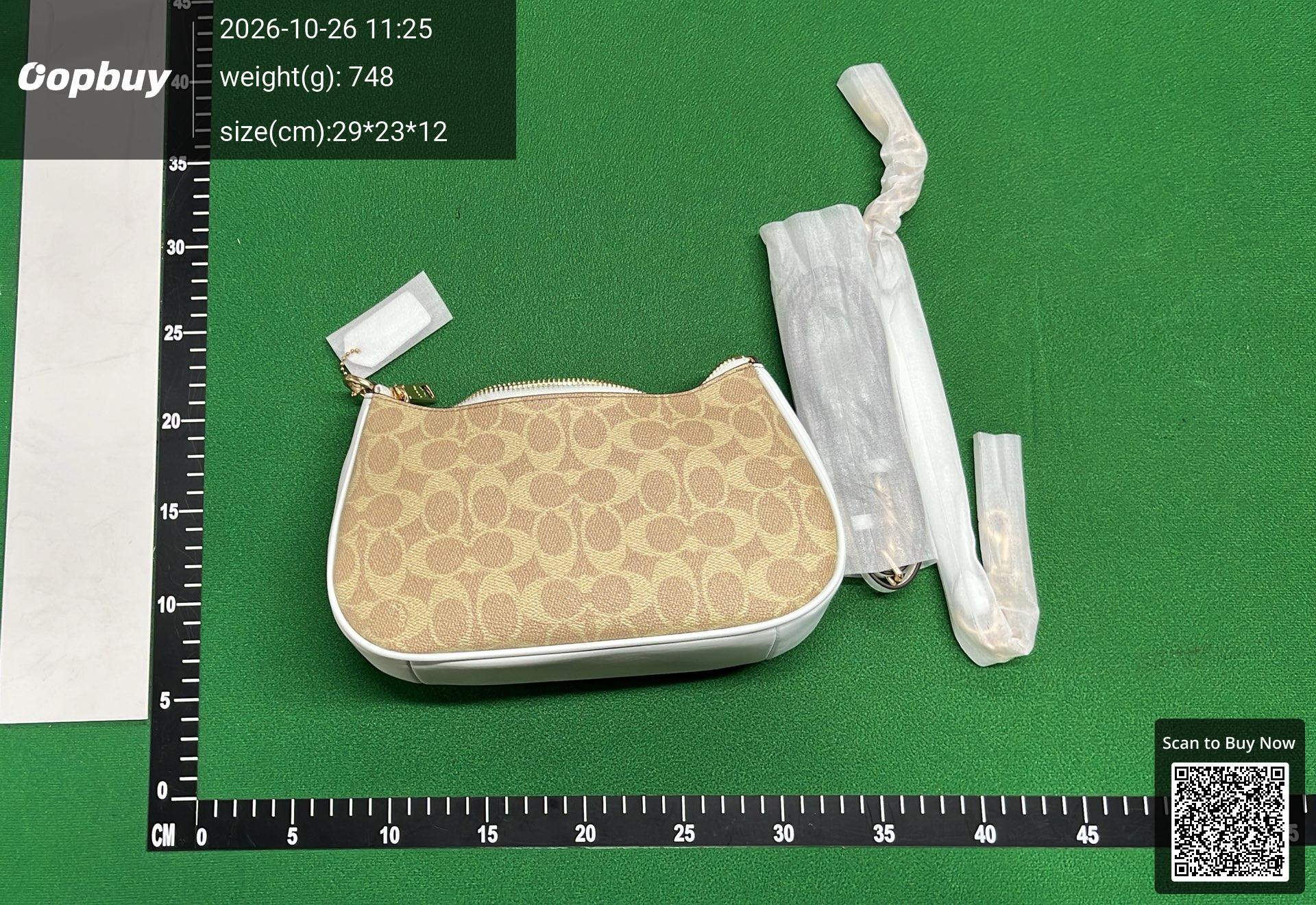 Foto QC 7 de Coach Teri 25 Signature Canvas Khaki