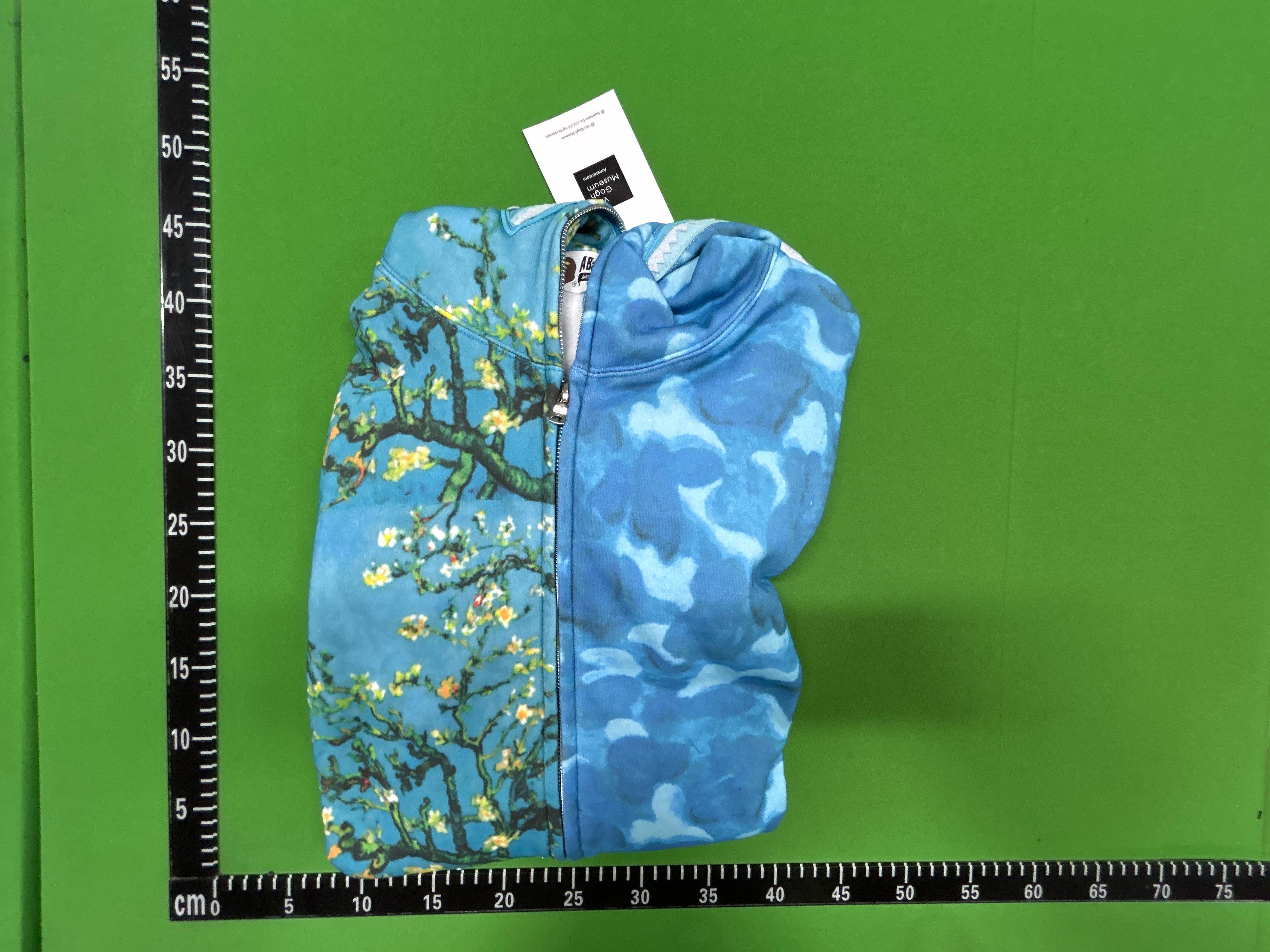 Foto QC 5 de BAPE Van Gogh Museum Shark Zip Sweater Almond Blossom Camo Teal