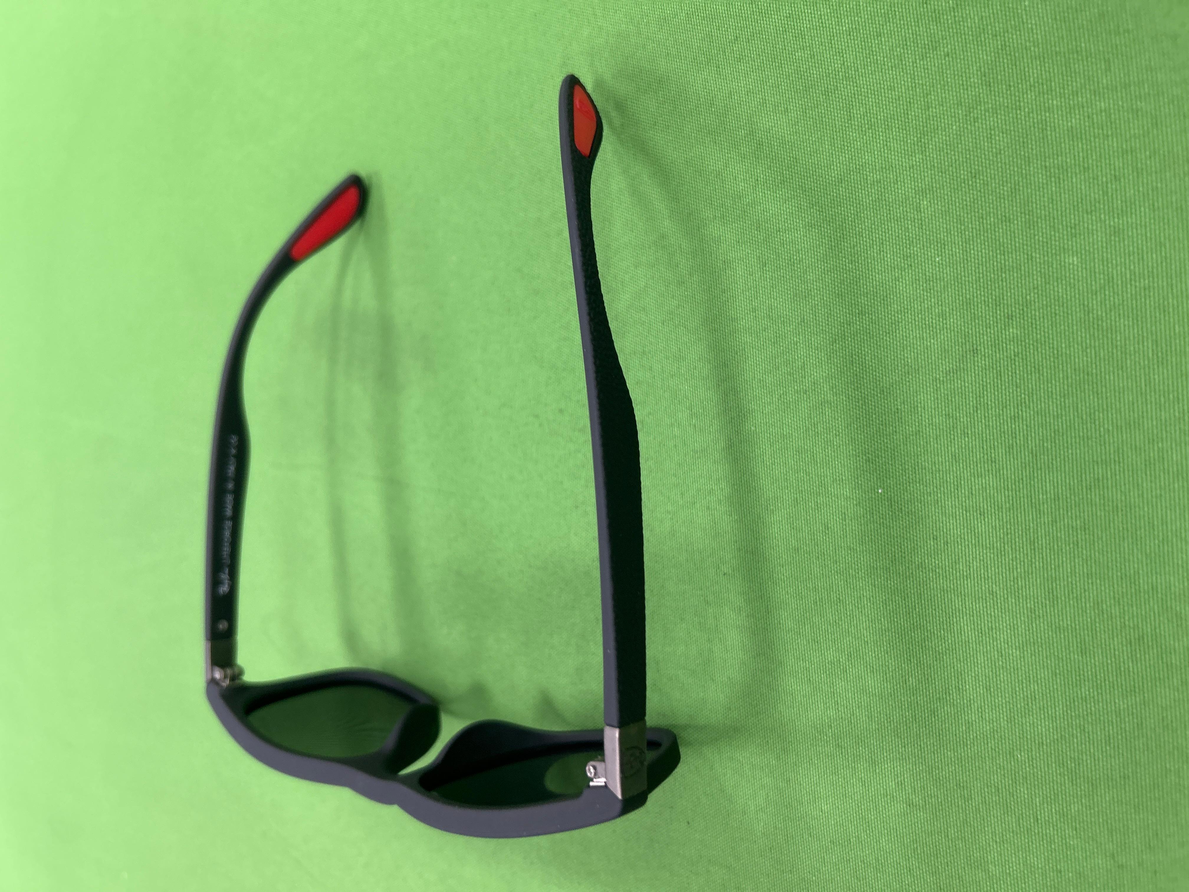 Foto QC 8 de Ray-Ban Wayfarer Acetate Sunglasses Matte Black Green Polarized (RB2140 901S/58)