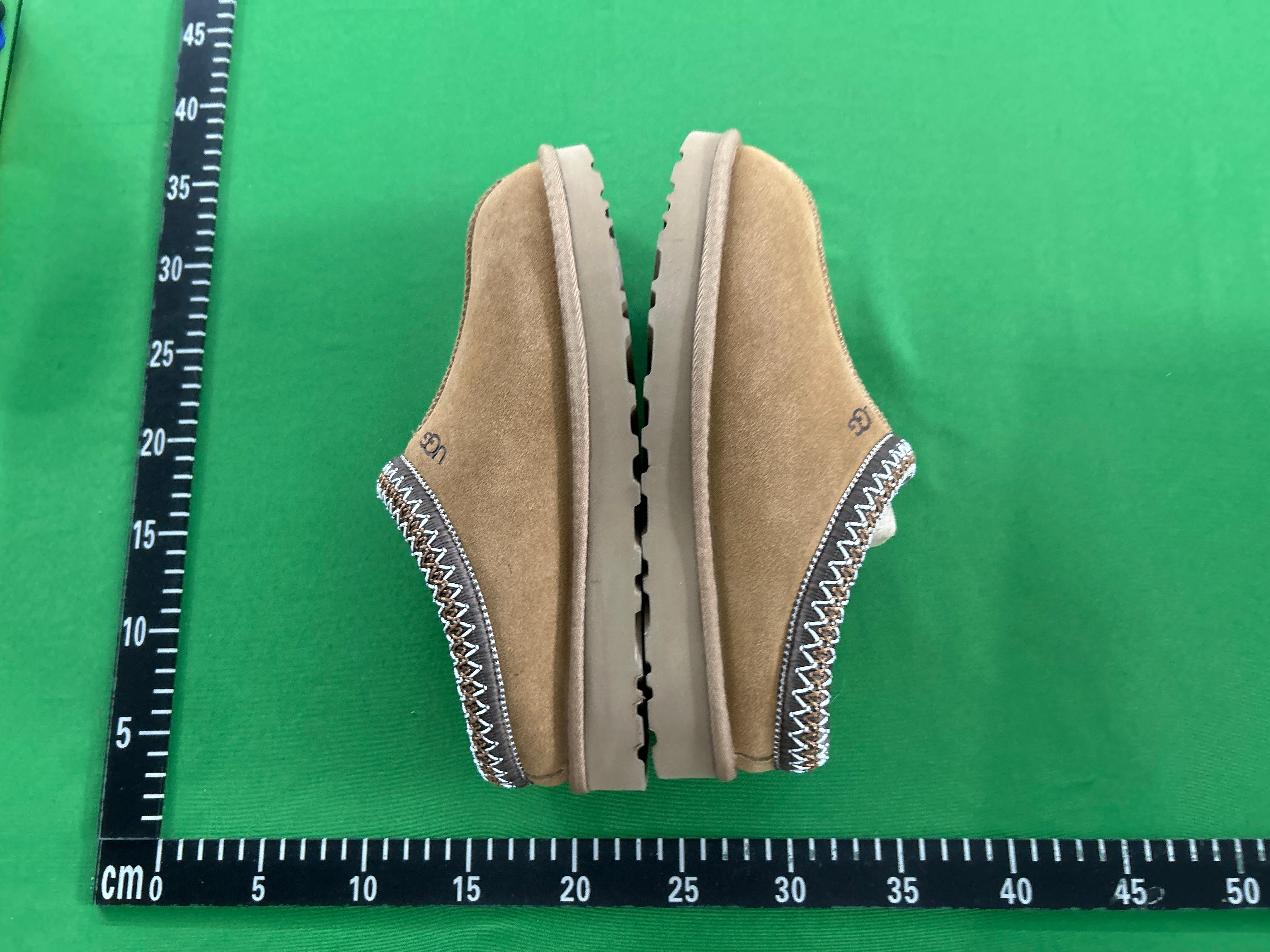 Foto QC 4 de UGG Lownel Suede Platform 1144032
