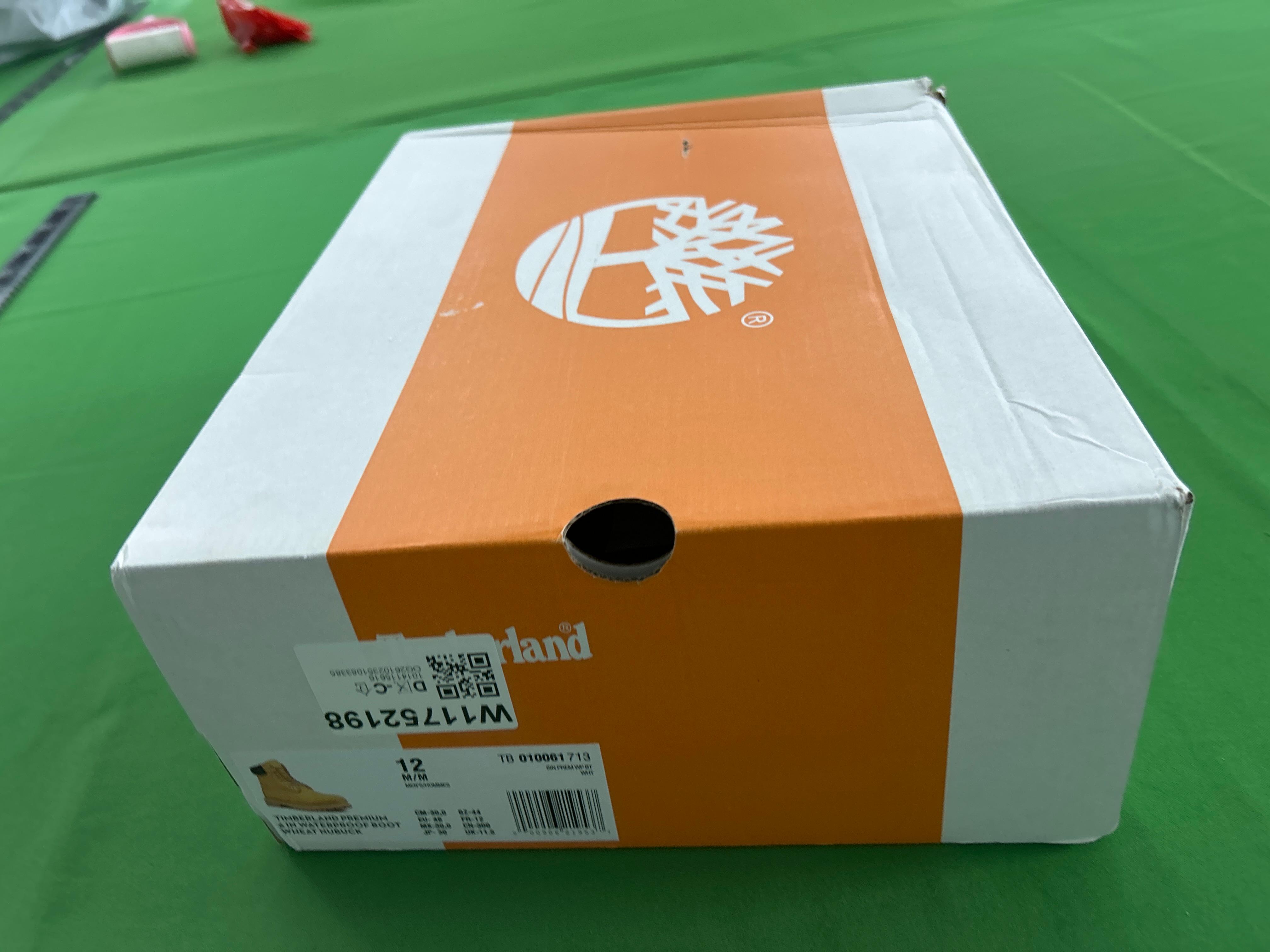 Foto QC 1 de Timberland 6-Inch Premium Boot Wheat Nubuck Waterproof Undefeated x BAPE Camo TB0A1R7Y231